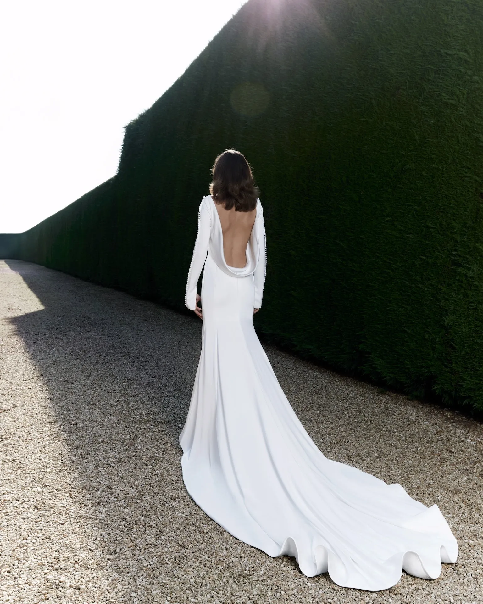 VRM470 – HOLLYWOOD SATIN MERMAID GOWN sold by Viktor & Rolf product image thumbnail 2