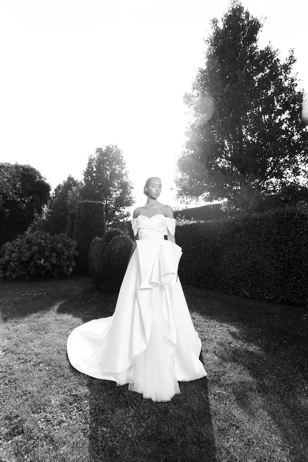 VRM460 – PICK-UP BOW GOWN sold by Viktor & Rolf product image thumbnail 3