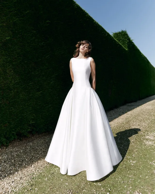 VRM458 – MIKADO CLEAN CUT GOWN sold by Viktor & Rolf