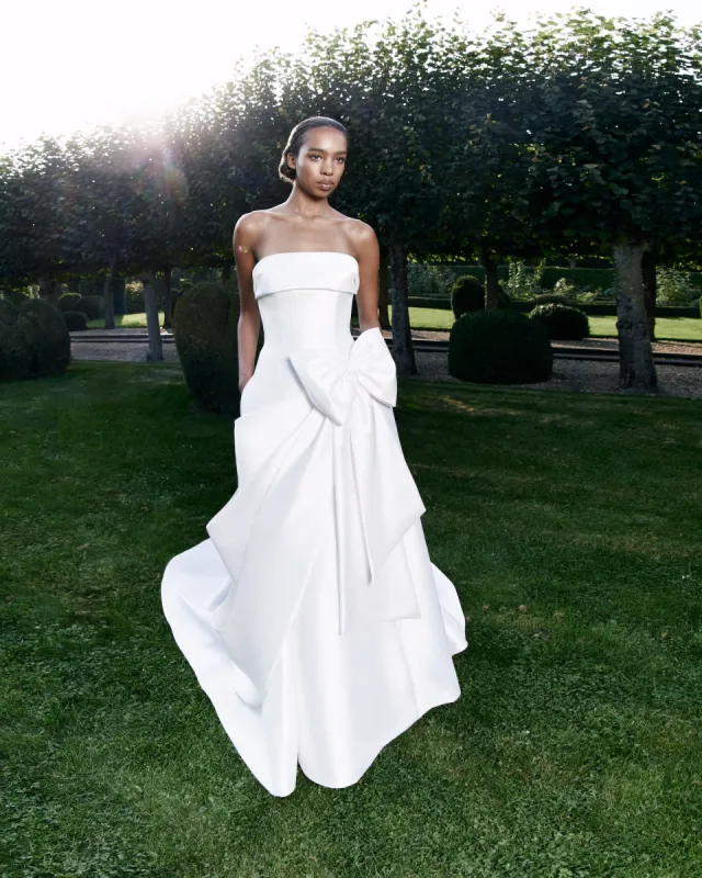 VRM452 – FLOWERBOMB RIBBON A-LINE GOWN sold by Viktor & Rolf