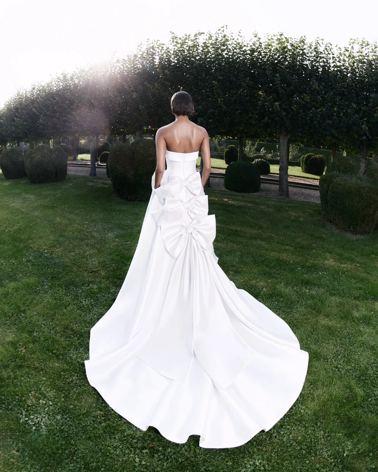 VRM452 – FLOWERBOMB RIBBON A-LINE GOWN sold by Viktor & Rolf product image thumbnail 2