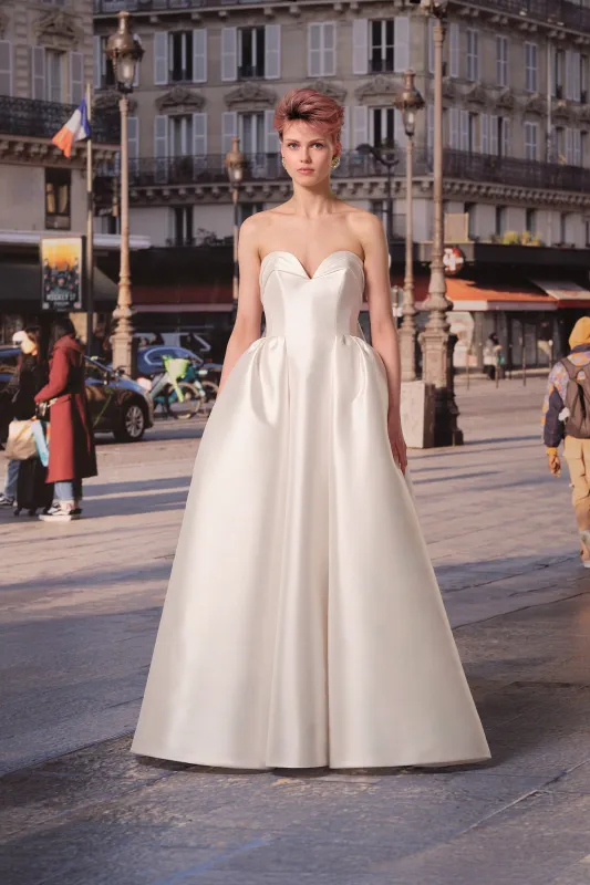 VRM498 - SOPHISTICATED SWEETHEART GOWN sold by Viktor & Rolf