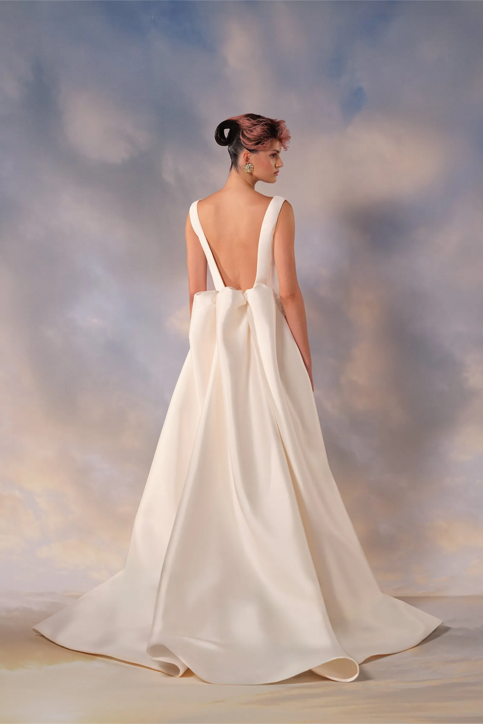 VRM490 - SCULPTED BACK MERMAID GOWN sold by Viktor & Rolf product image thumbnail 2
