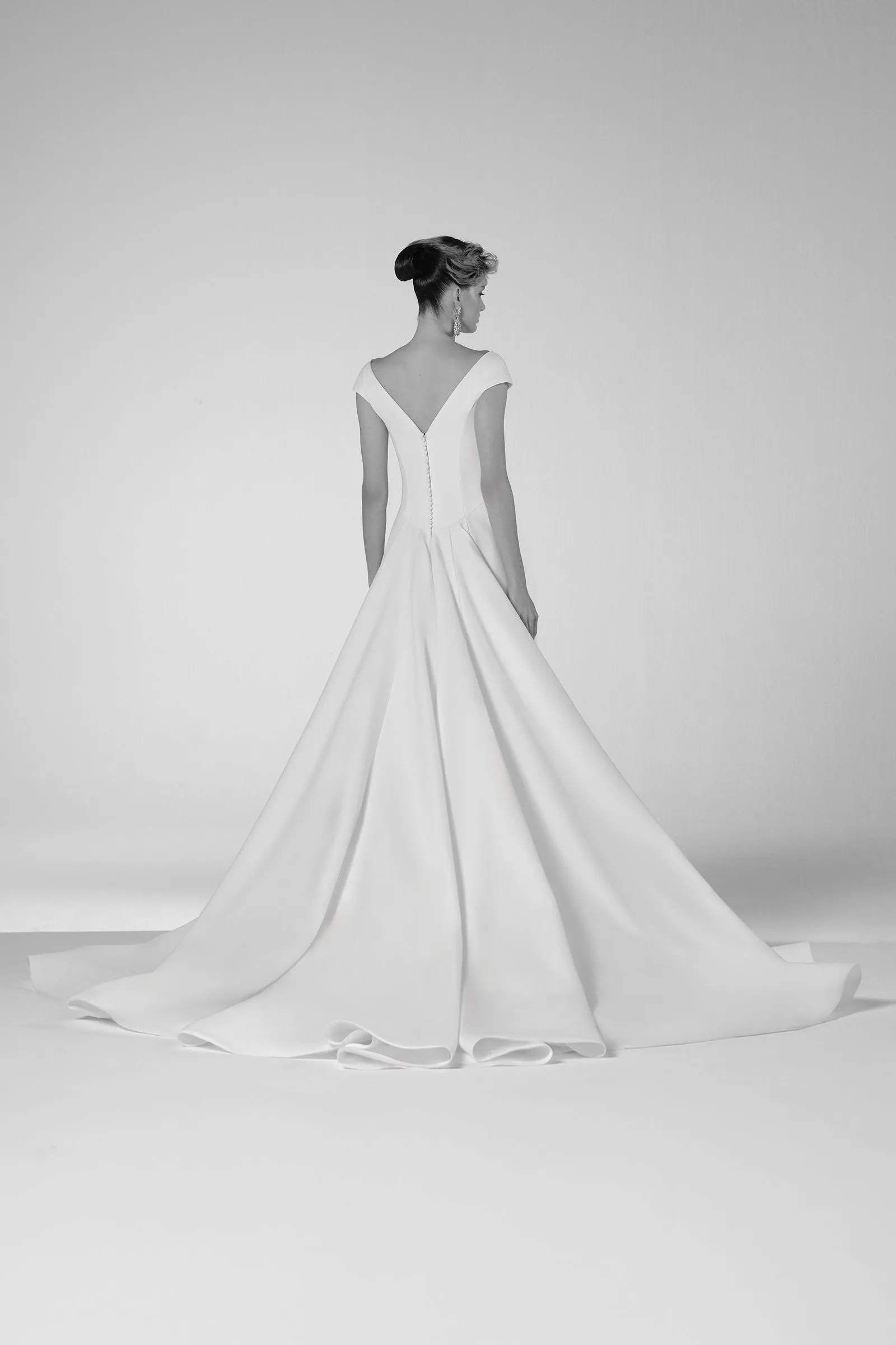 VRM489 - COUTURE KNOTTED A-LINE GOWN sold by Viktor & Rolf product image thumbnail 2