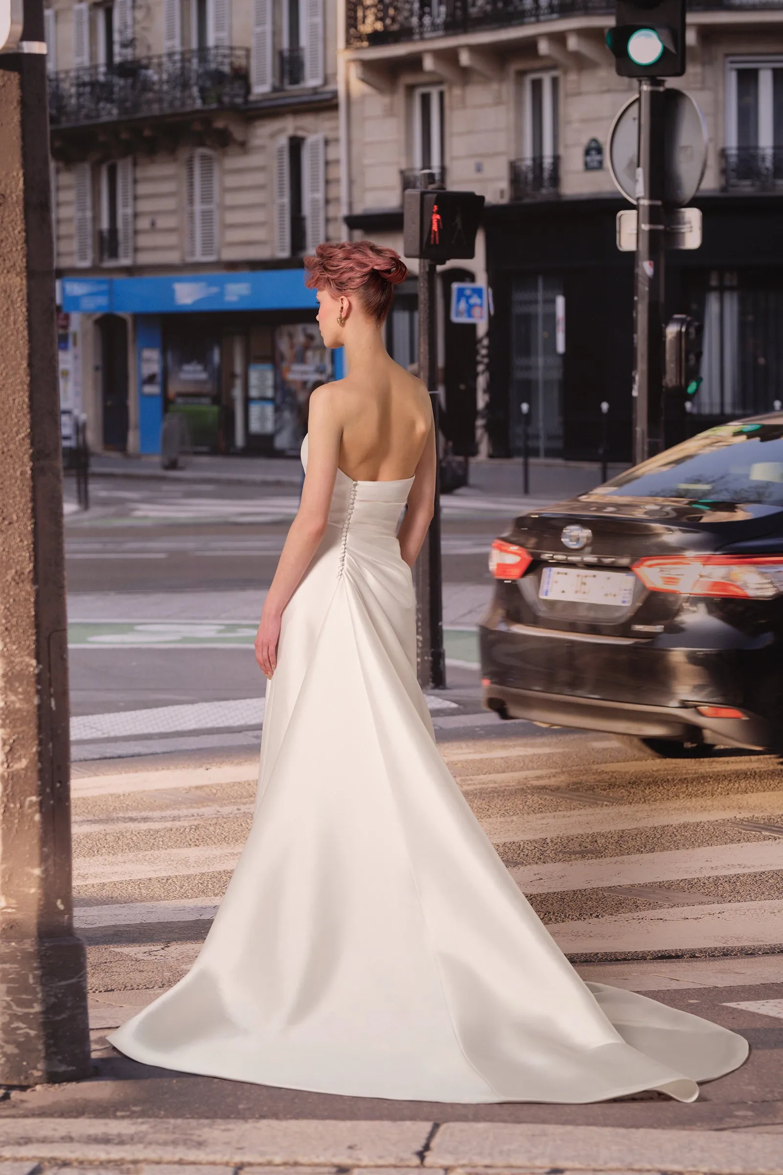 VRM481 - DUAL ELEGANCE MERMAID GOWN sold by Viktor & Rolf product image thumbnail 2