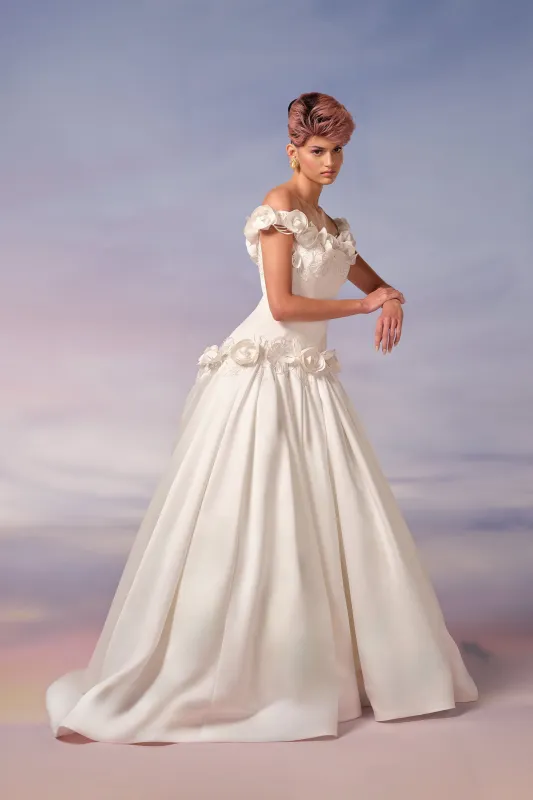 VRM480 - LACE PANSIES BLOOMING GOWN made by Viktor & Rolf