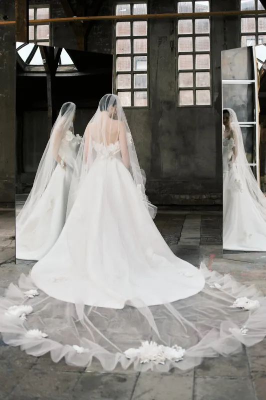 VRM543V - FLORAL DEVOTION VEIL made by Viktor & Rolf