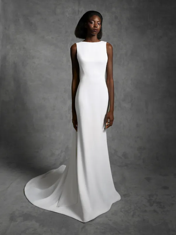 VRM357 - SOPHISTICATED SIMPLICITY GOWN sold by Viktor & Rolf