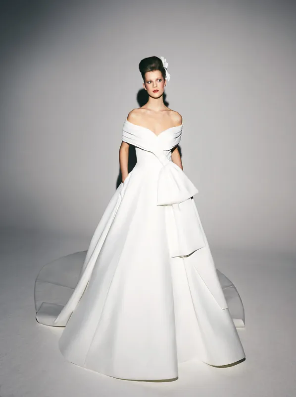 VRM334 - ASYMMETRIC BOW TULLE DREAM sold by Viktor & Rolf