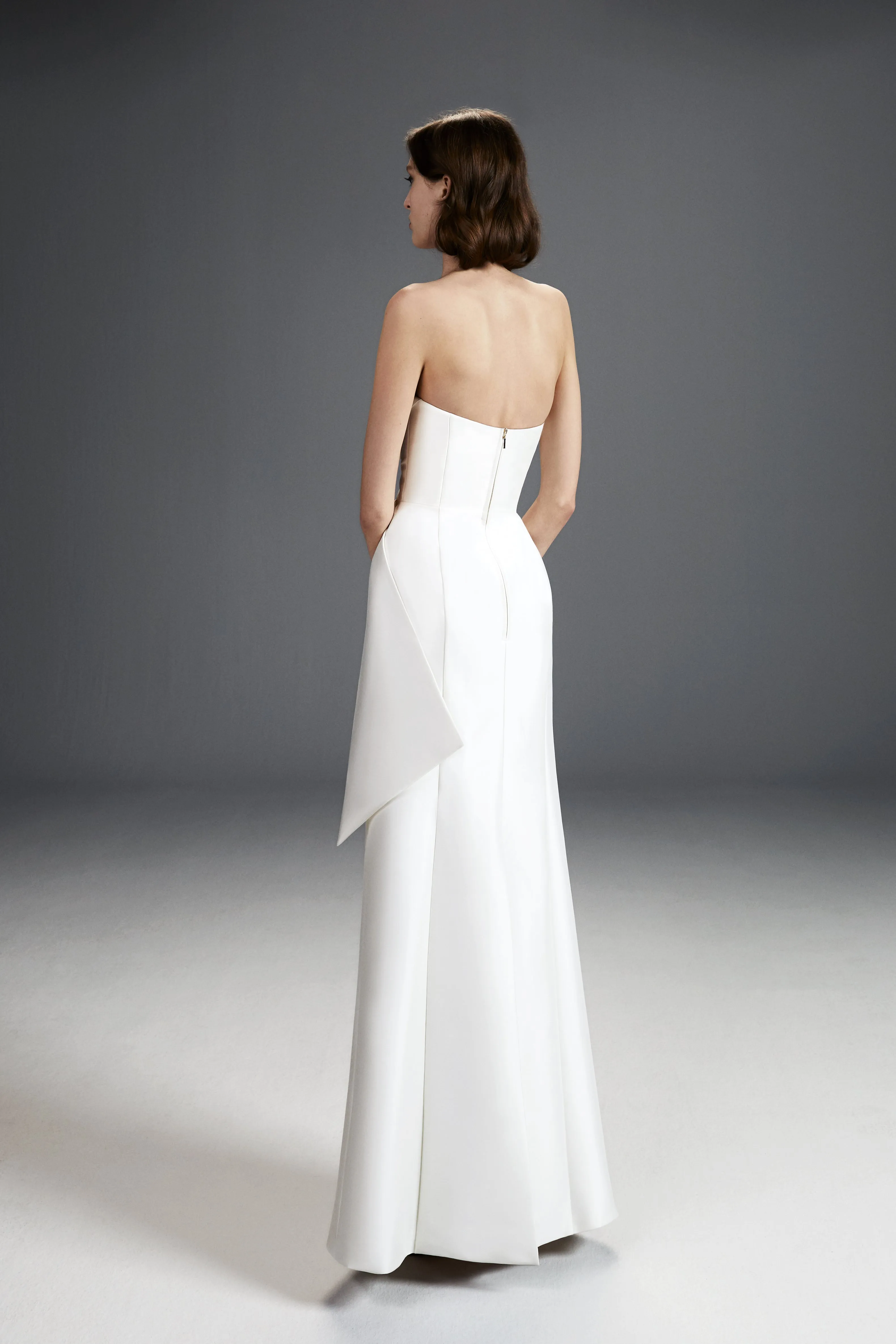 VRM370 - STRAPLESS DREAMY BOW GOWN sold by Viktor & Rolf product image thumbnail 5