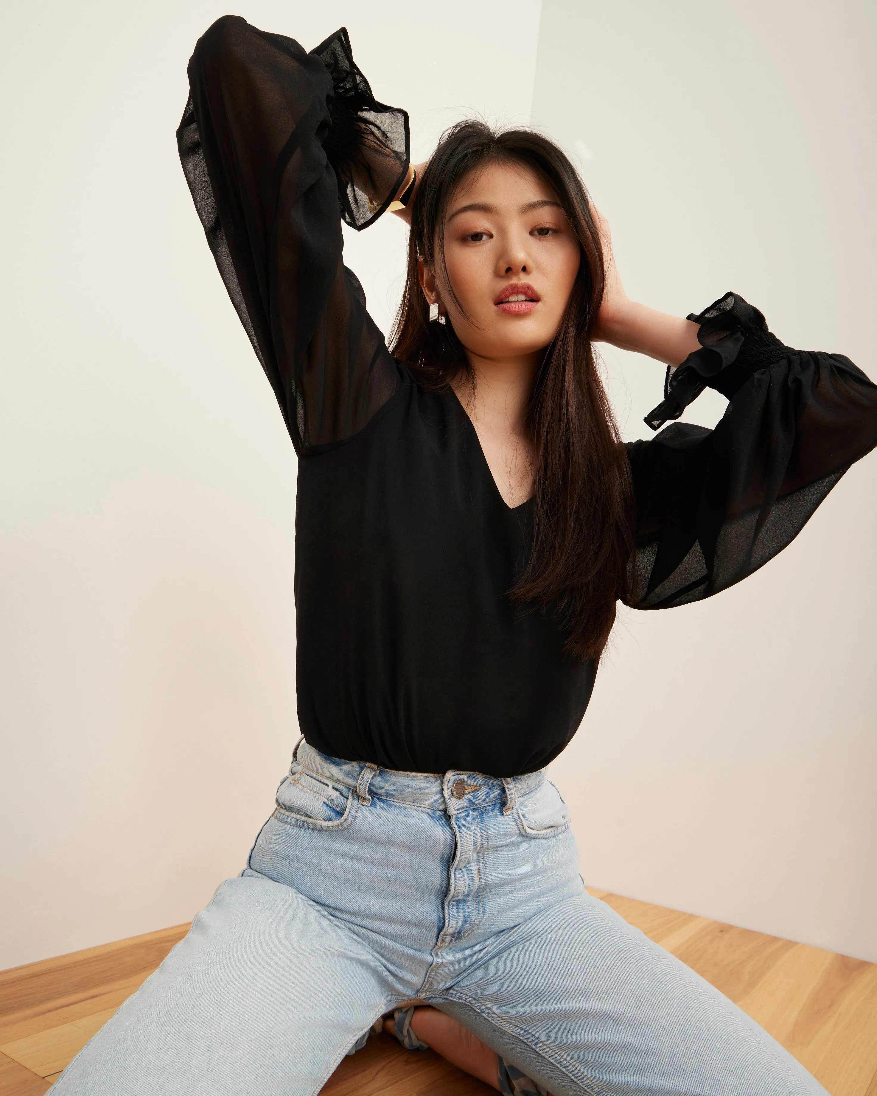 V-Neck Balloon Sleeve Blouse sold by Vince Camuto product image thumbnail 4