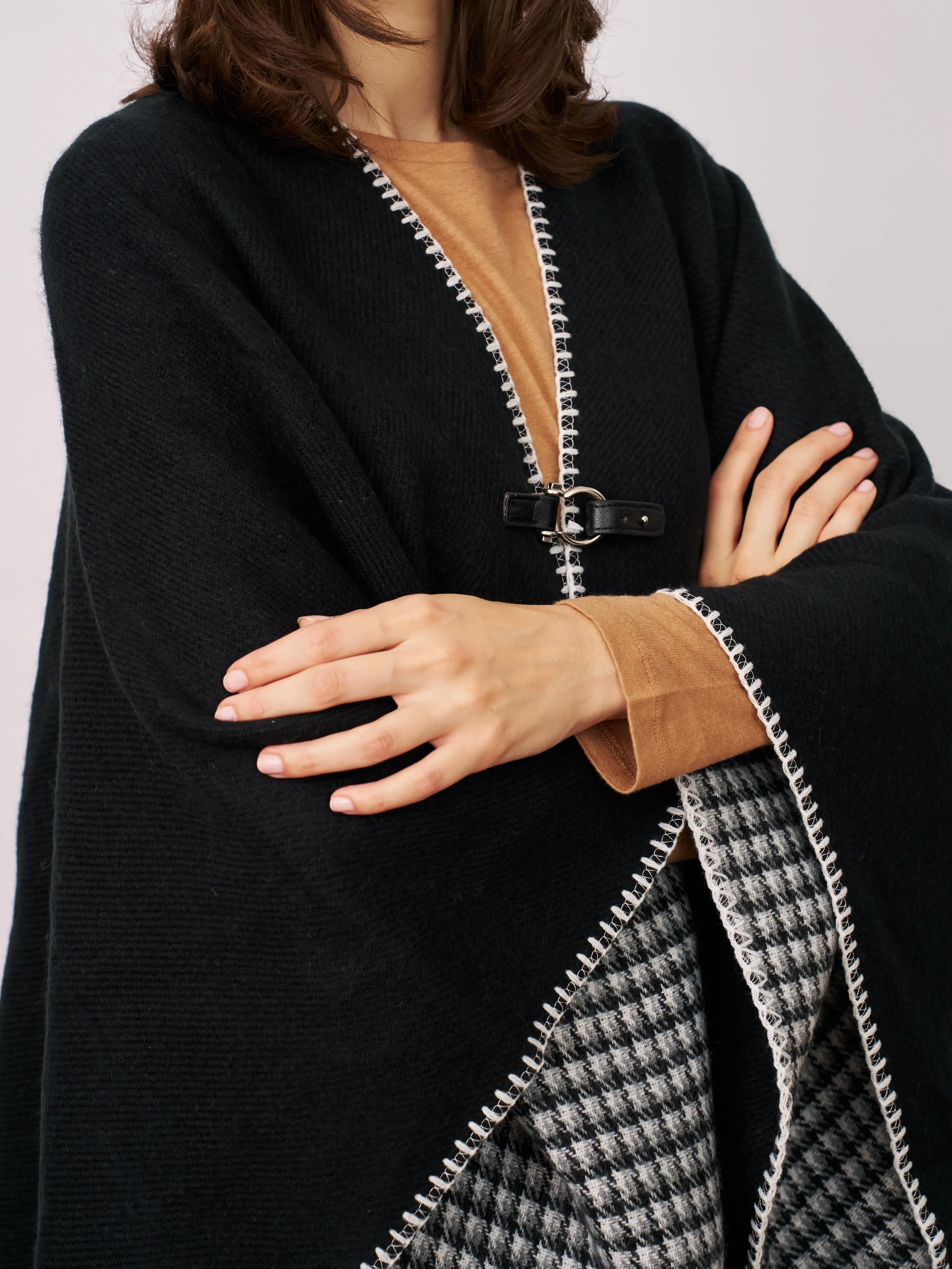 WHIPSTITCH RUANA - BLACK/IVORY sold by Vintage Havana product image thumbnail 2