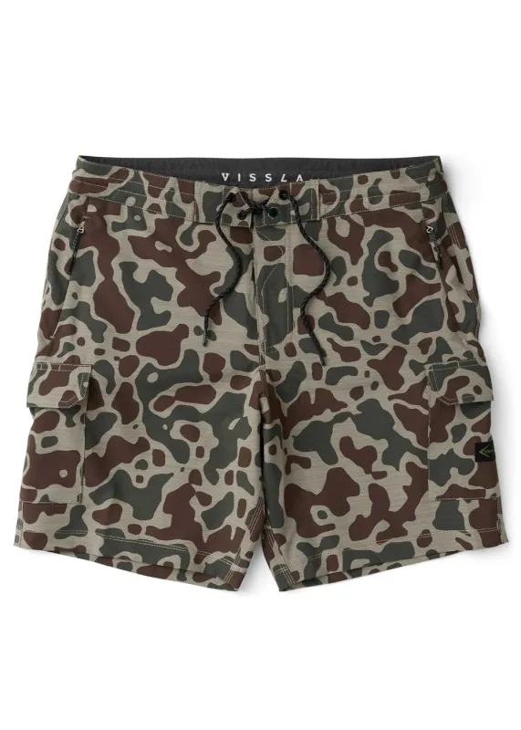 Roamer Cargo 18.5" Hybrid Boardshort sold by VISSLA