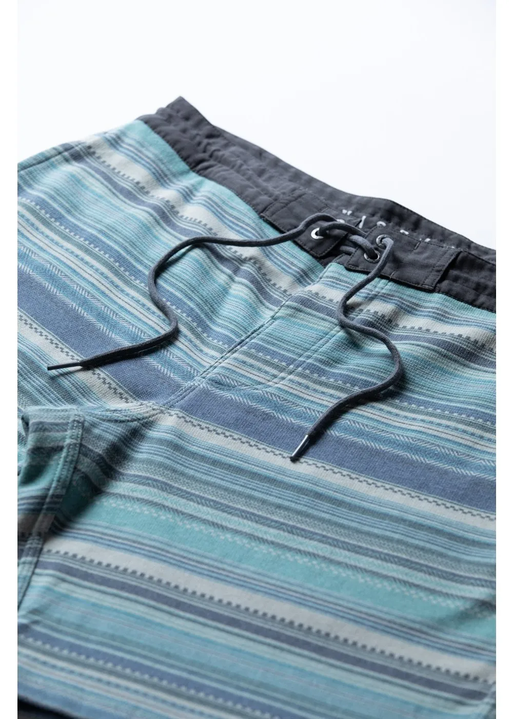 Bahia 18.5" Sofa Surfer sold by VISSLA product image thumbnail 4