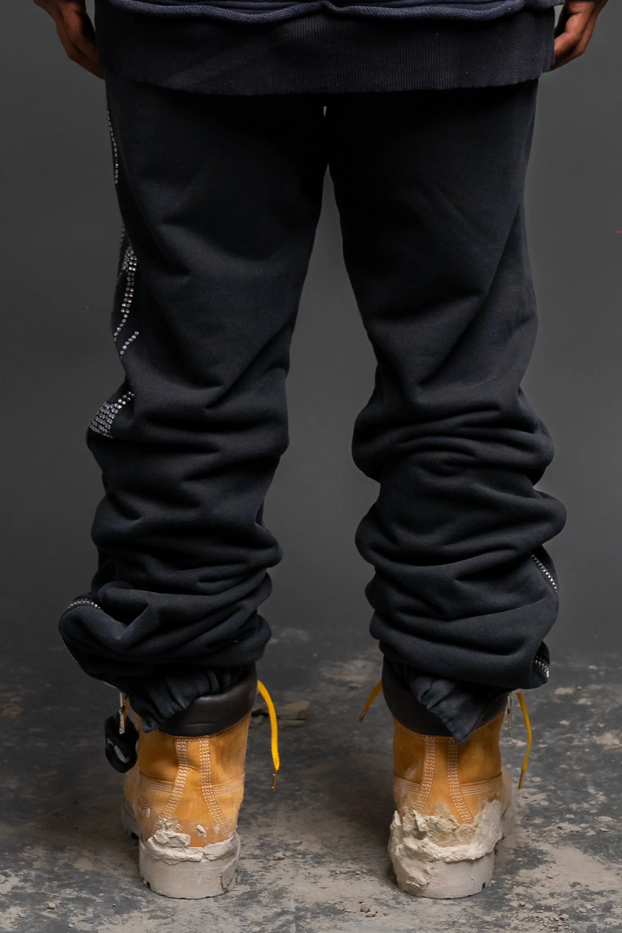 401 V Sweatpant sold by VLONE product image thumbnail 2