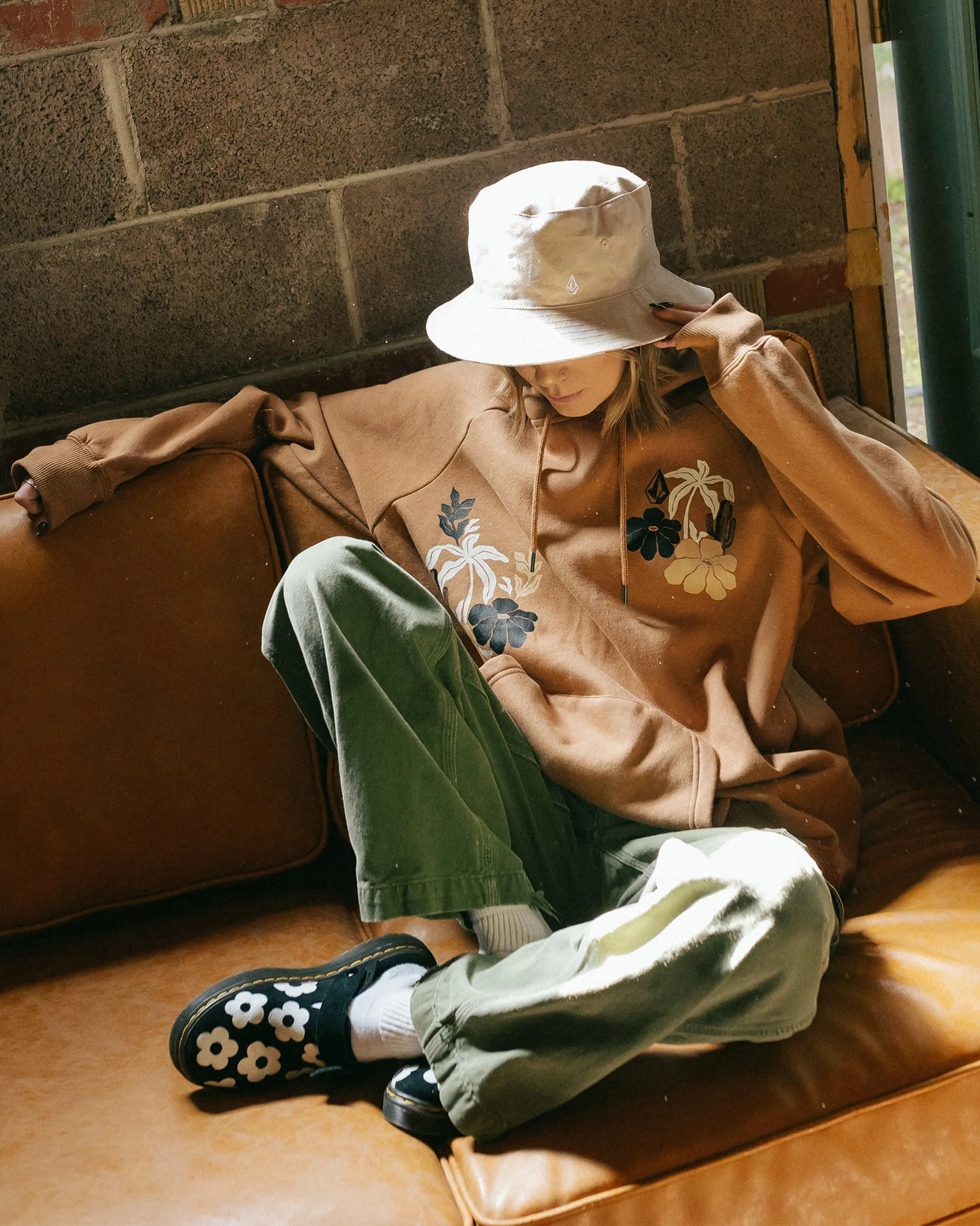 Parrott Paints Pullover Hoodie - Vintage Brown sold by Volcom product image thumbnail 2
