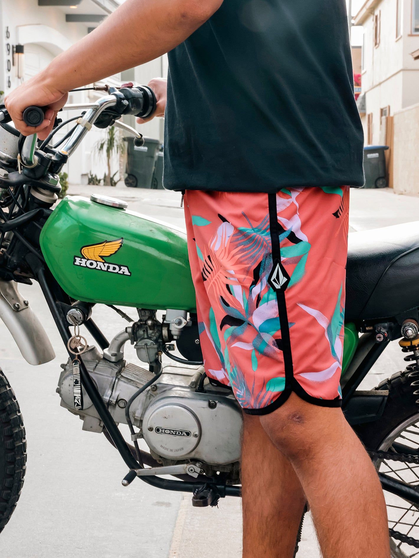 Platter Scallop Mod-Tech Trunks - Living Coral sold by Volcom