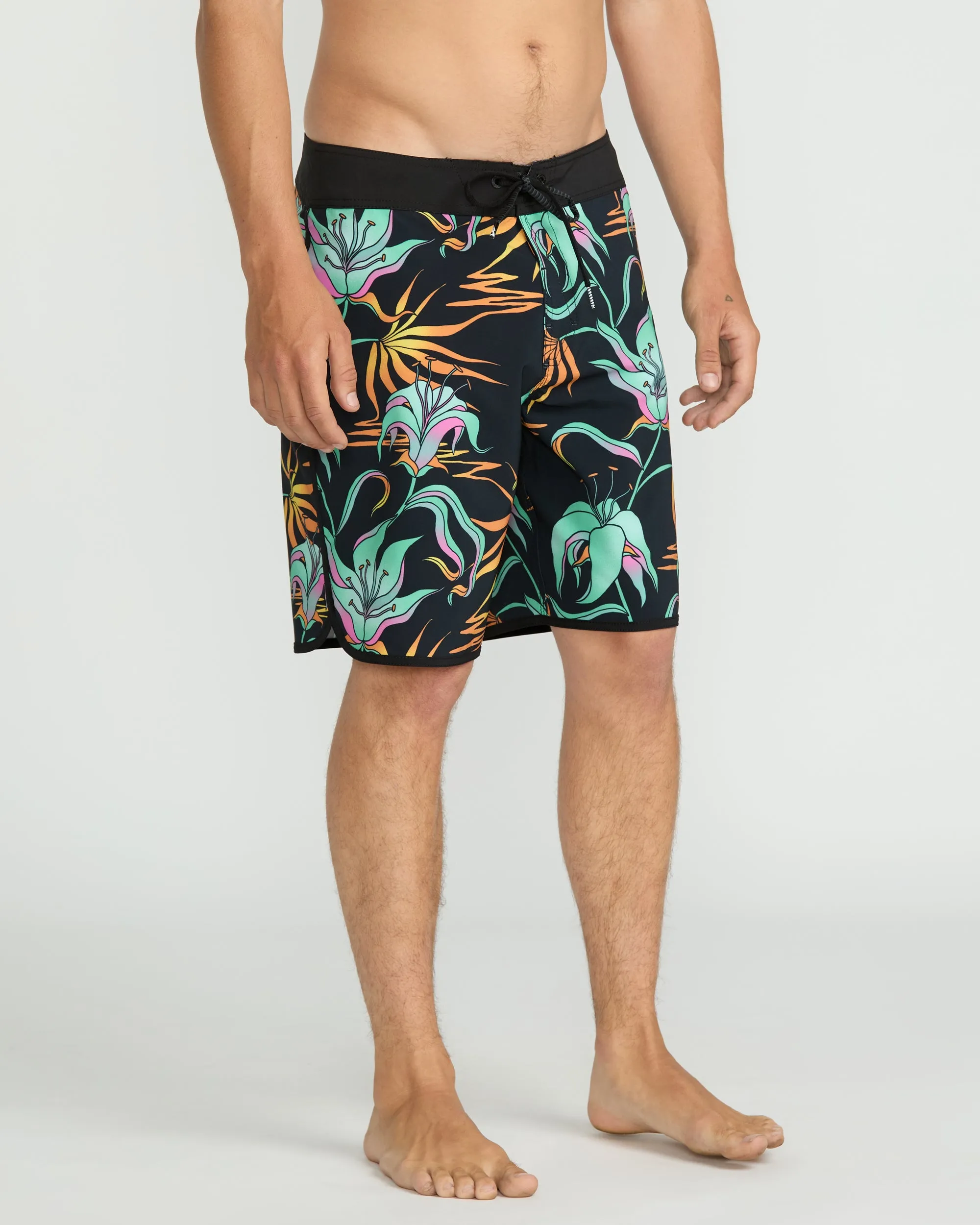 Men's Infuse Scallop Mod sold by Volcom