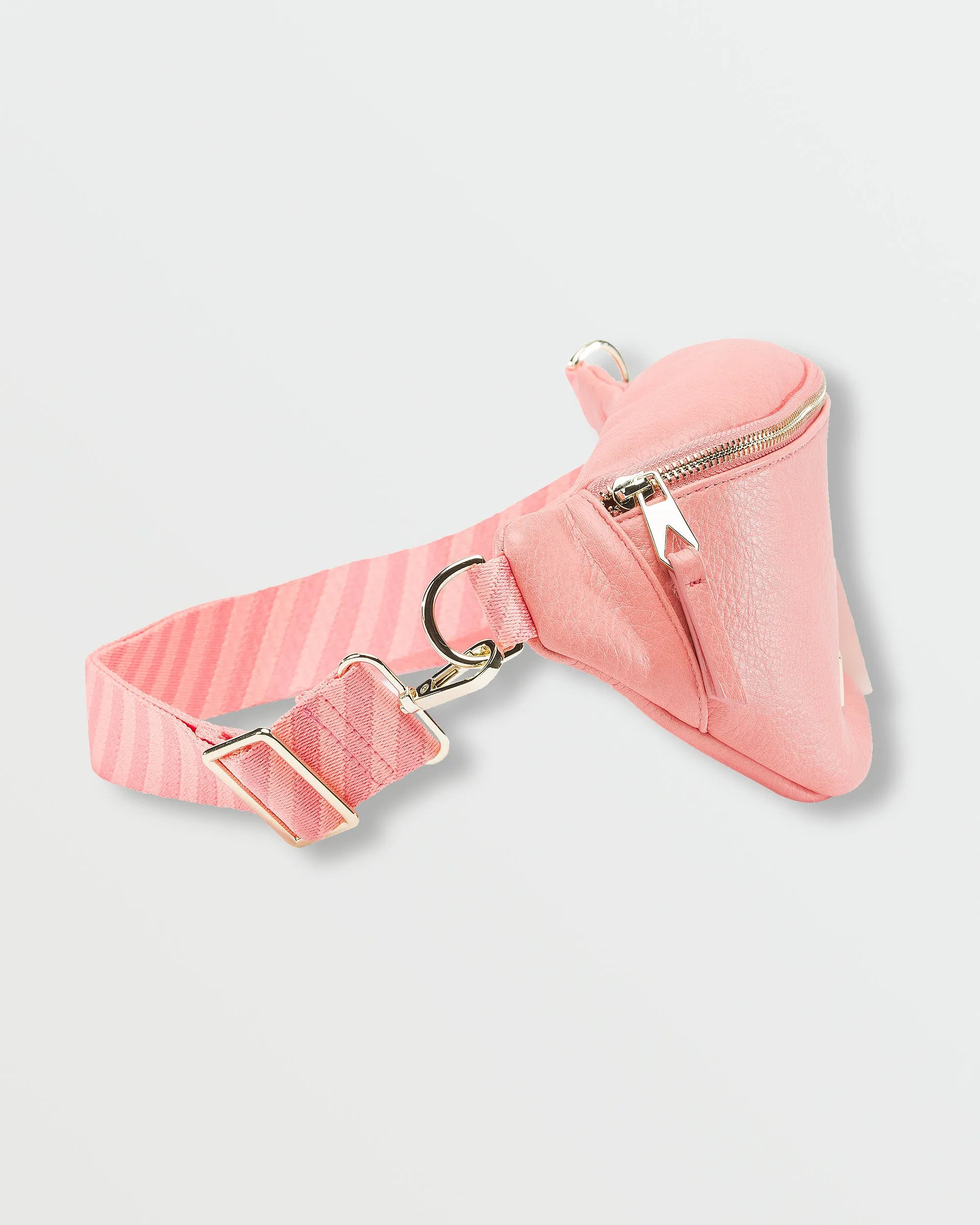 Strapped Waistpack sold by Volcom product image thumbnail 3