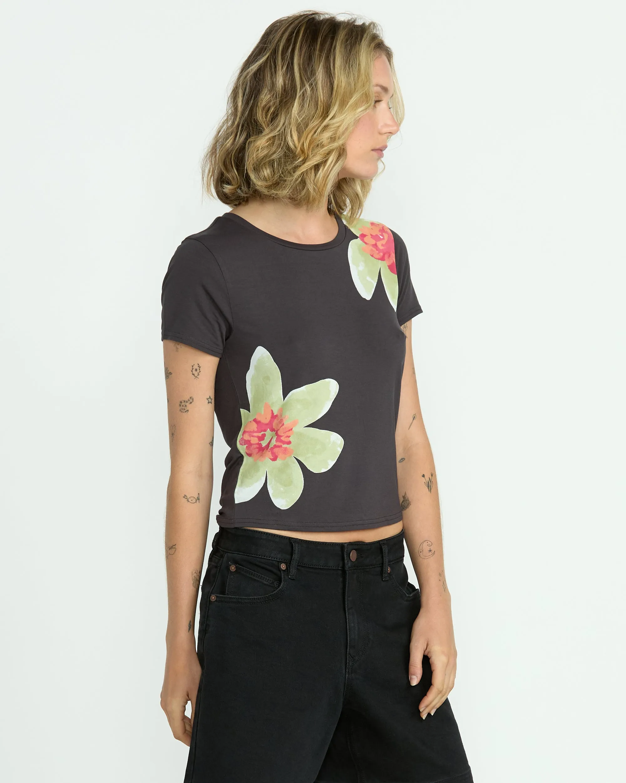Women's Starstone Glow Short Sleeve Tee sold by Volcom product image thumbnail 3
