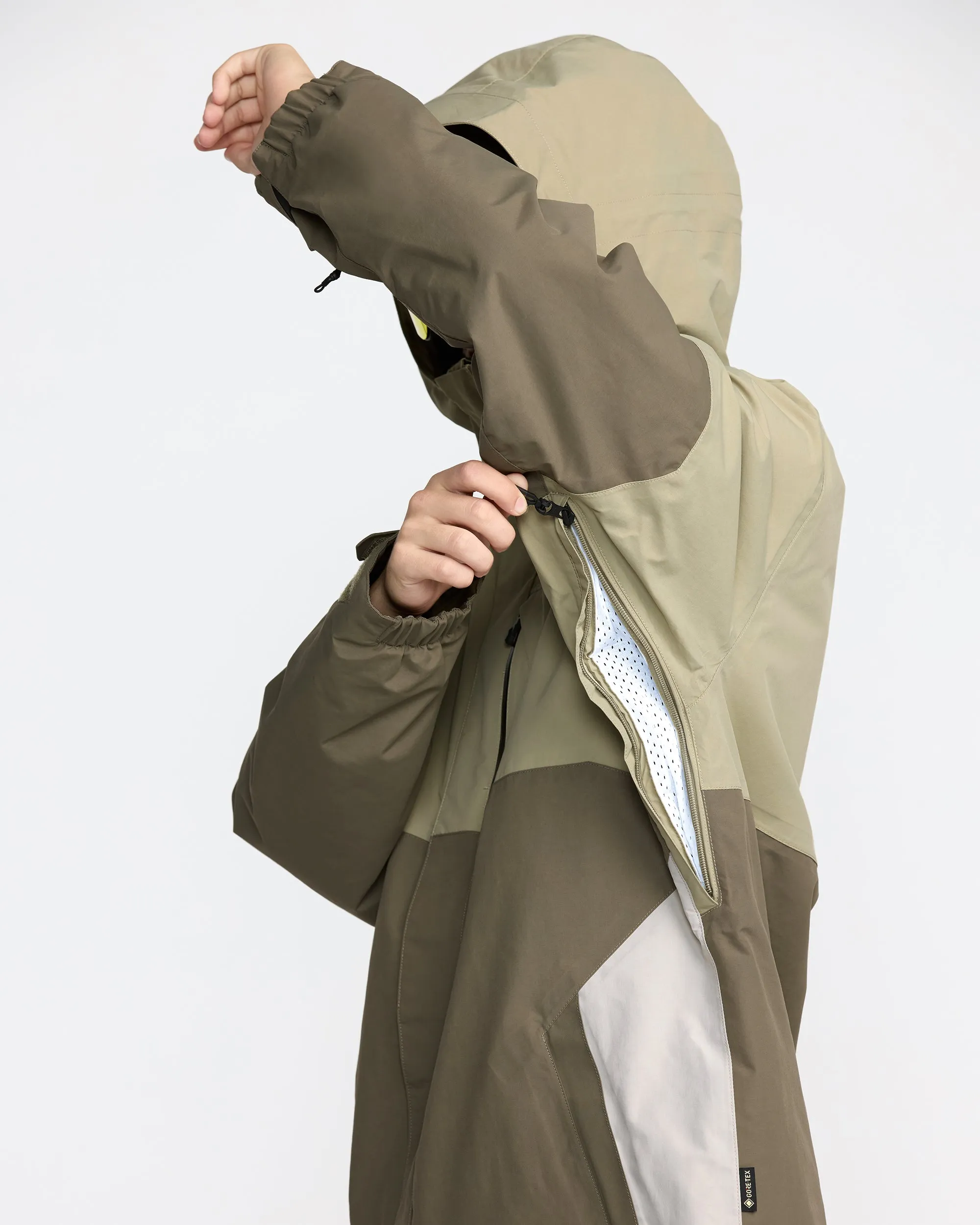 Men's L Gore-Tex Jacket sold by Volcom product image thumbnail 4