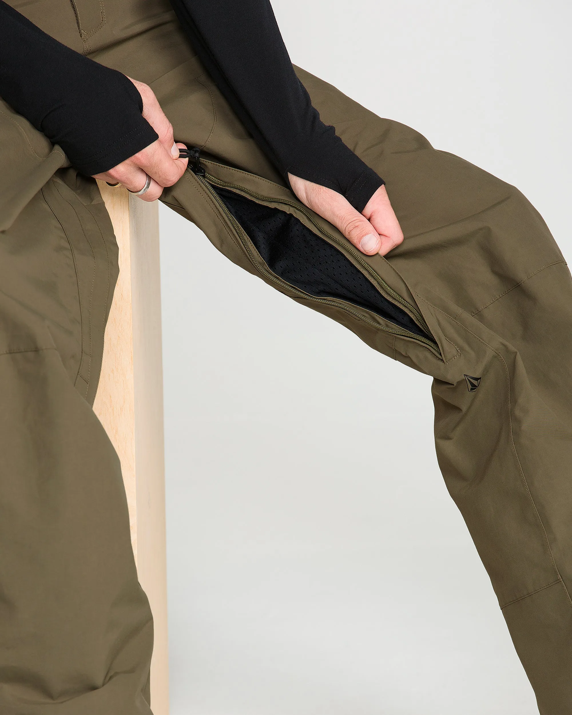 Men's L Gore-Tex Pants sold by Volcom product image thumbnail 4