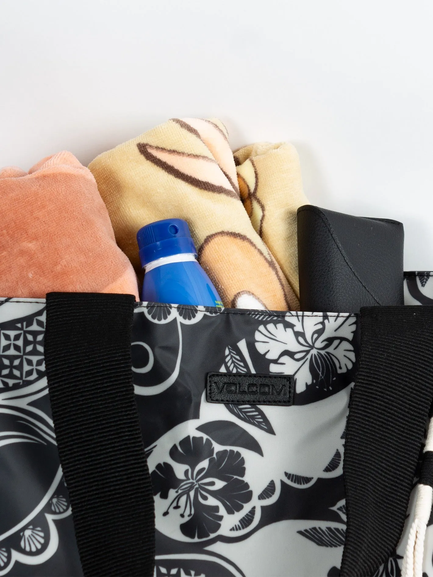 Bay Bae Beach Tote - Black White sold by Volcom product image thumbnail 4