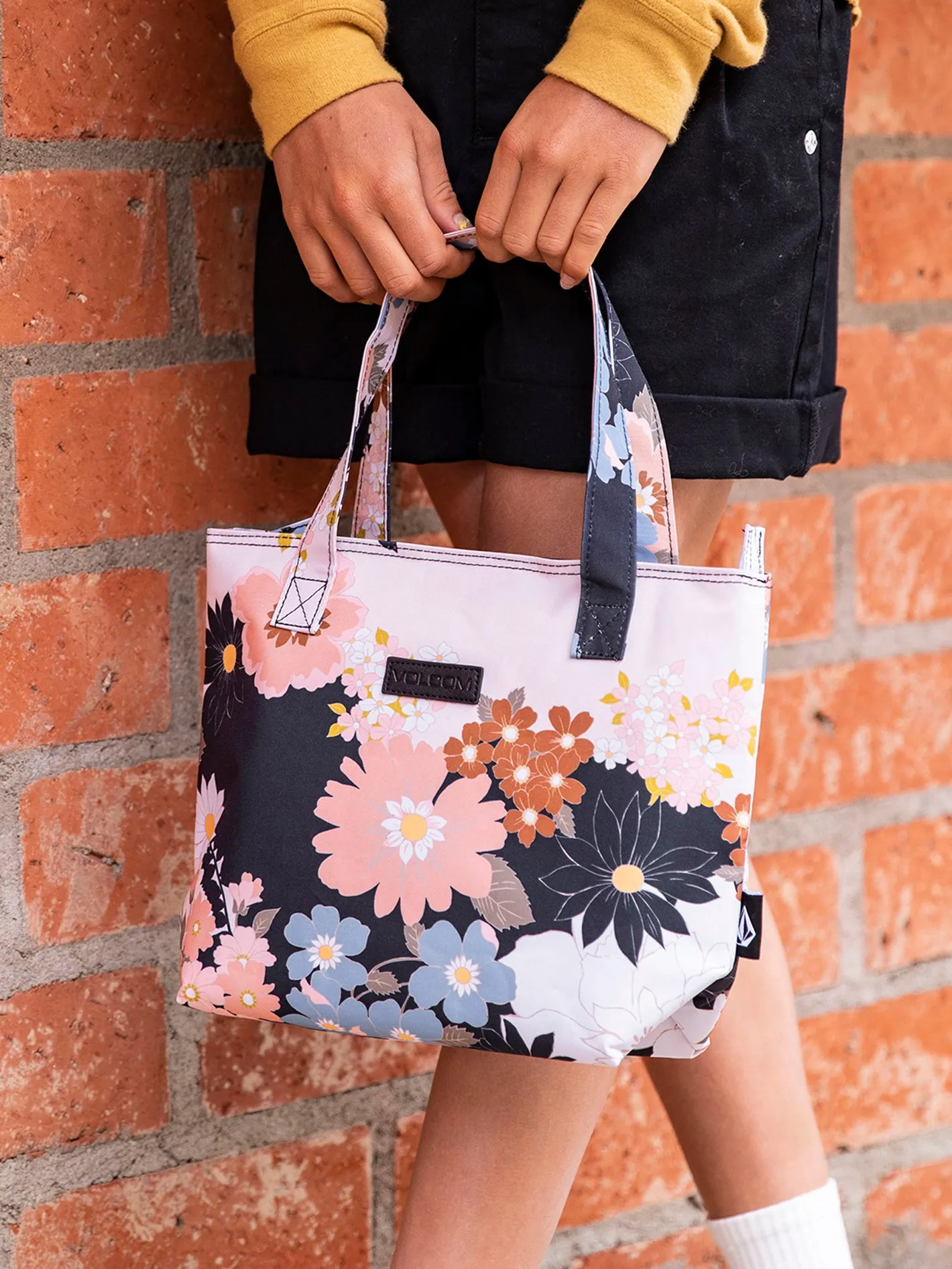 Upperclass Lunchkit - Cloud sold by Volcom product image thumbnail 3