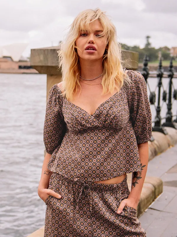 Beachnut Short Sleeve Top - Espresso made by Volcom