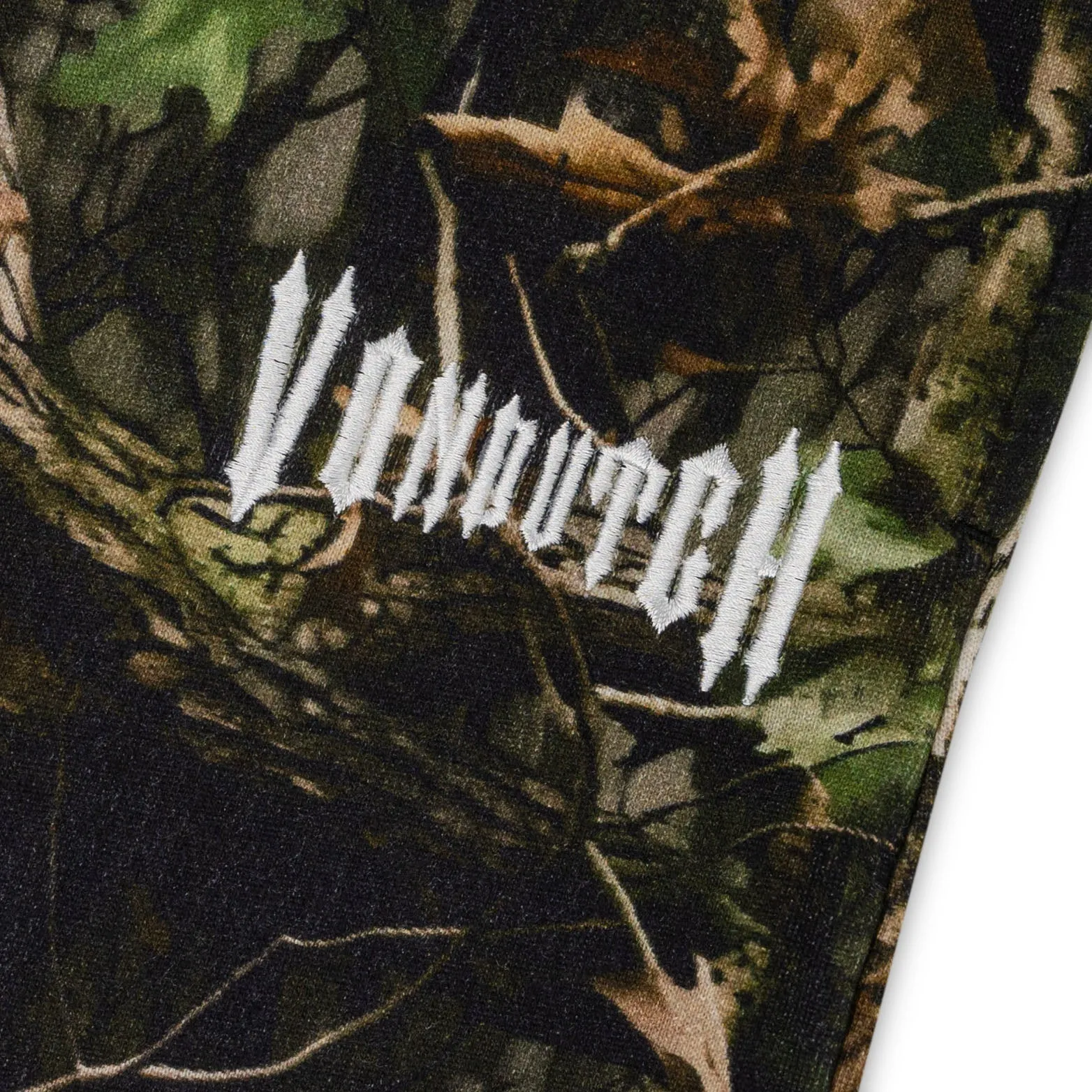 TREE CAMO - LA OVER-SIZED 3/4 SHORTS sold by Von Dutch product image thumbnail 4