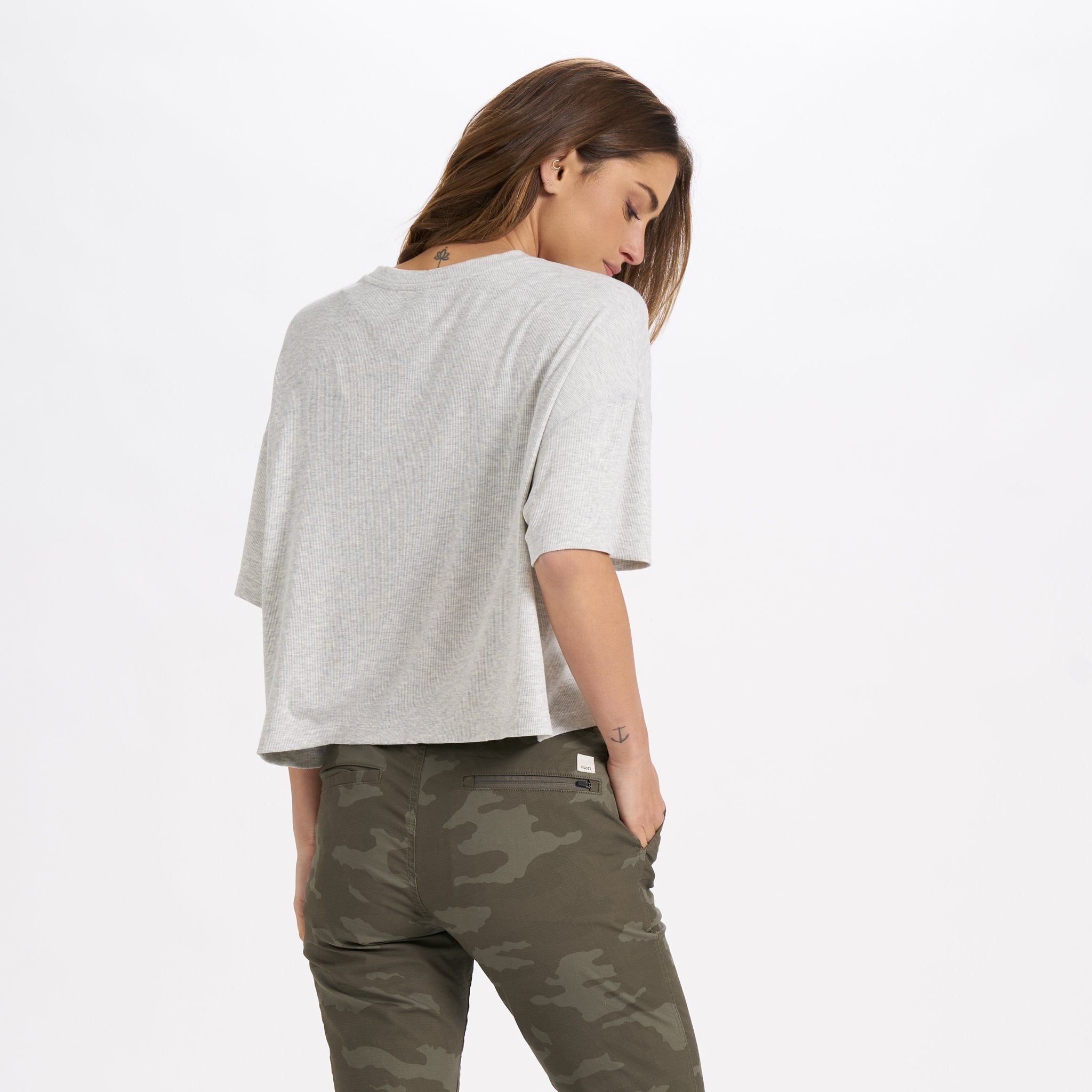Cove Tee | Light Heather Grey sold by Vuori product image thumbnail 3