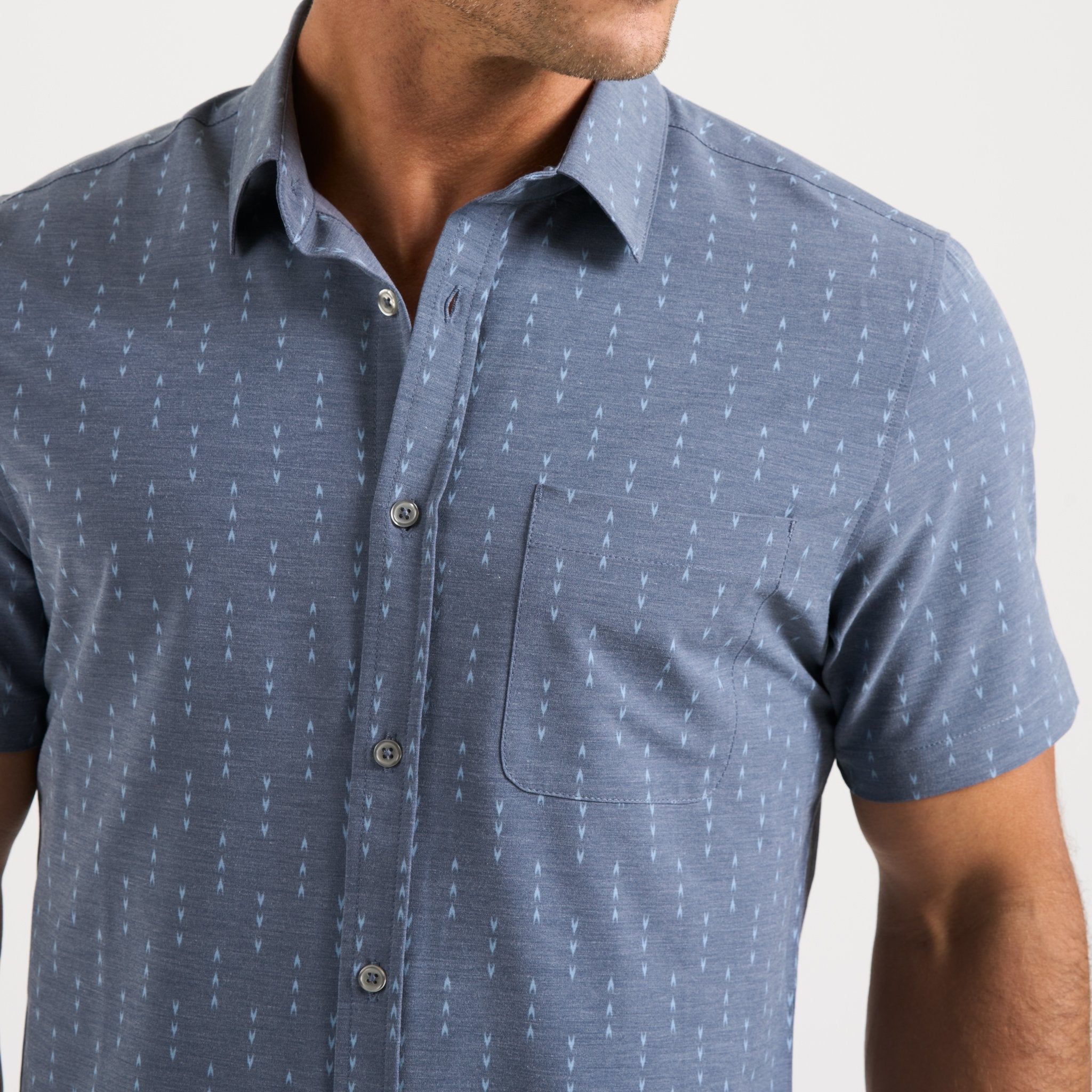 Short-Sleeve Bridge Button Down | Azure Arrows sold by Vuori product image thumbnail 2