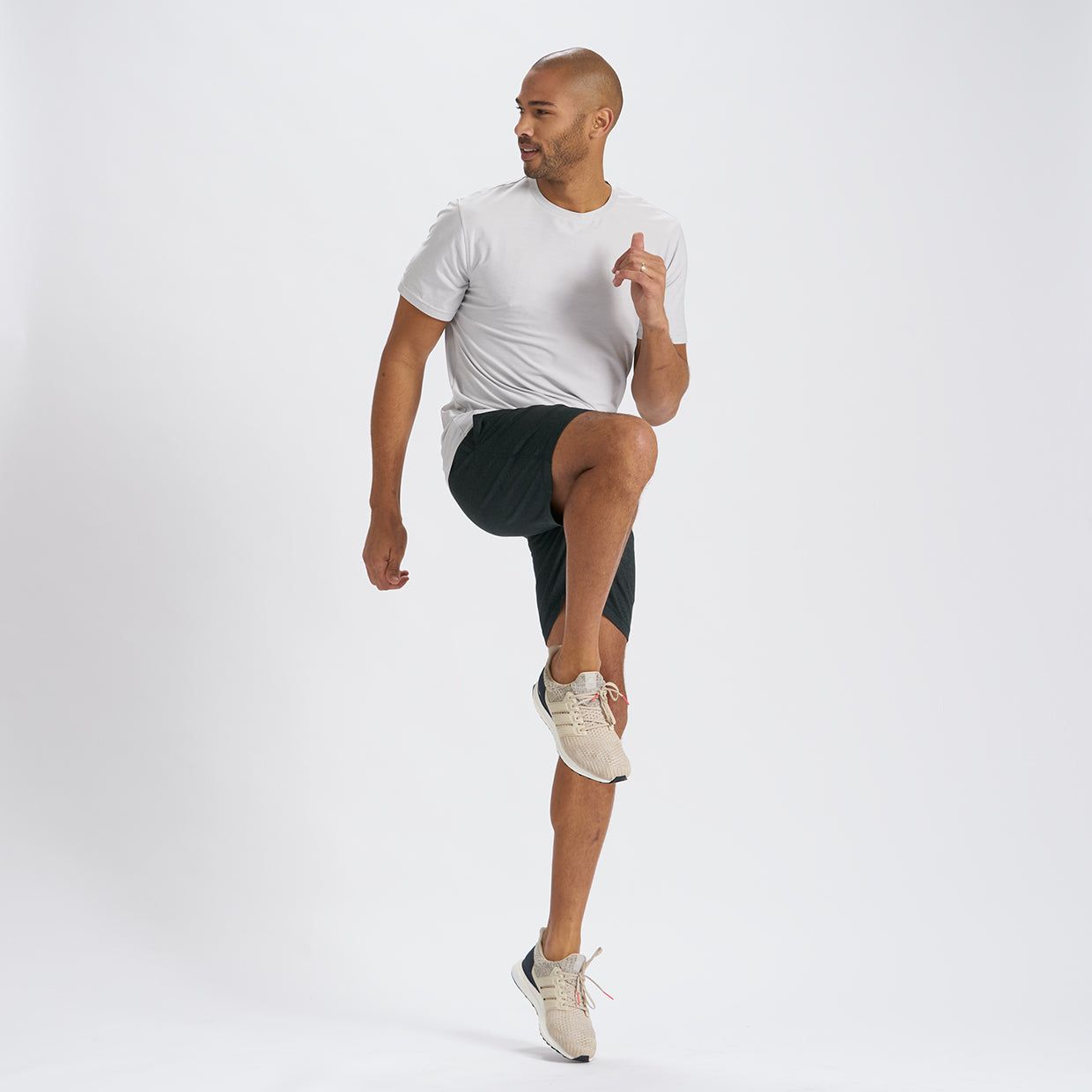 Ponto Short | Blackened Green Heather sold by Vuori product image thumbnail 6