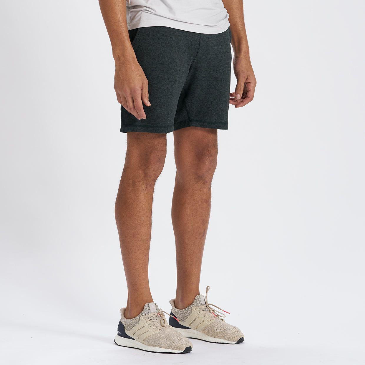 Ponto Short | Blackened Green Heather sold by Vuori product image thumbnail 3