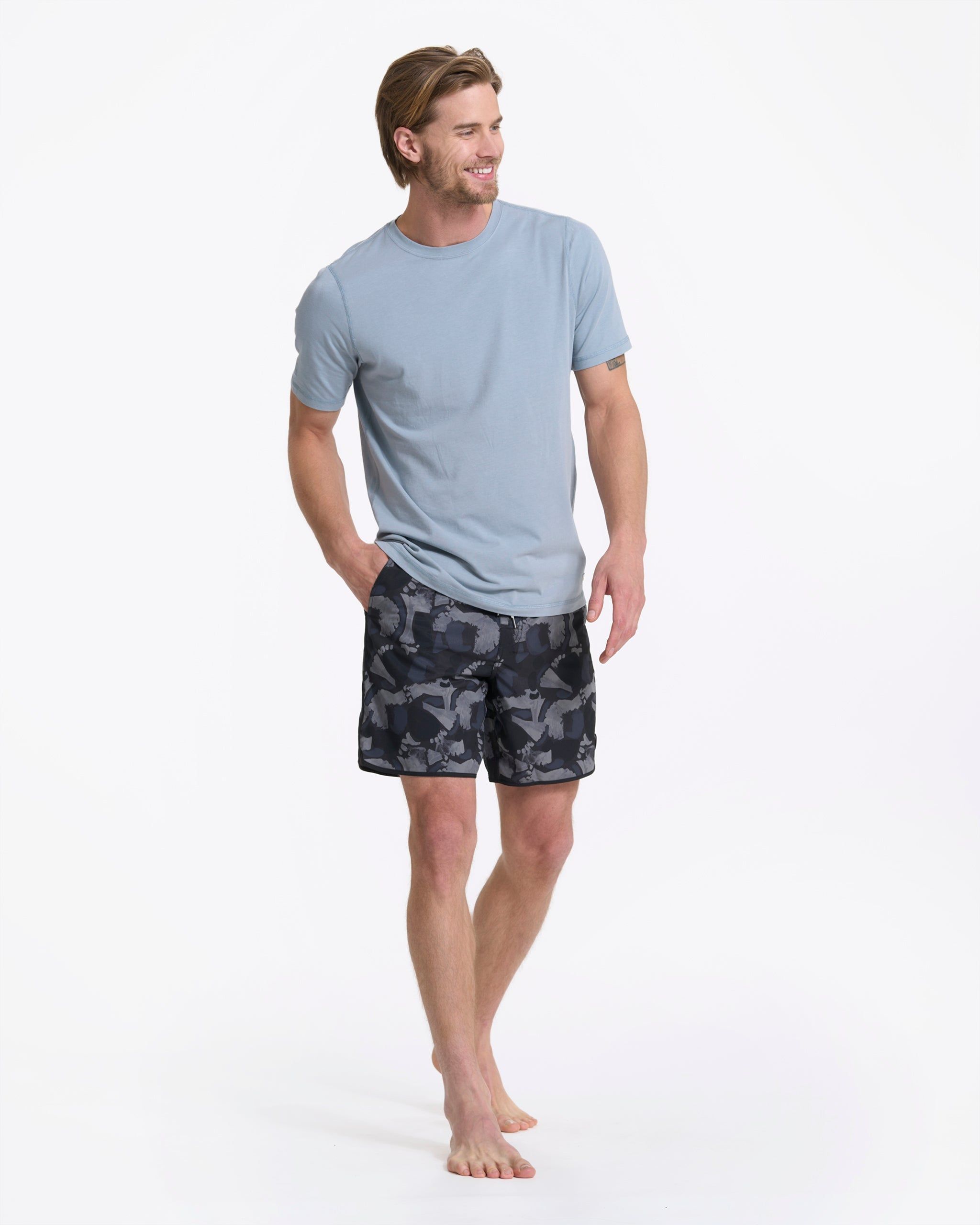 Cruise Boardshort | Black Abstract sold by Vuori product image thumbnail 6
