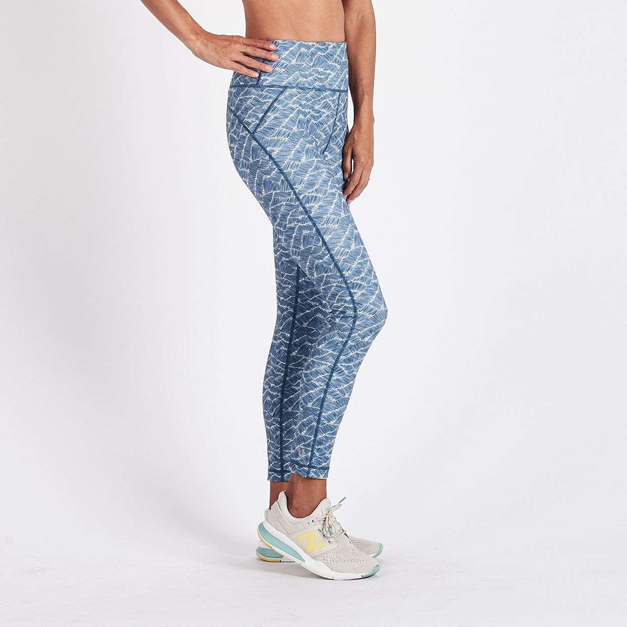 Pace High Rise Printed Legging | Navy Wave sold by Vuori product image thumbnail 2