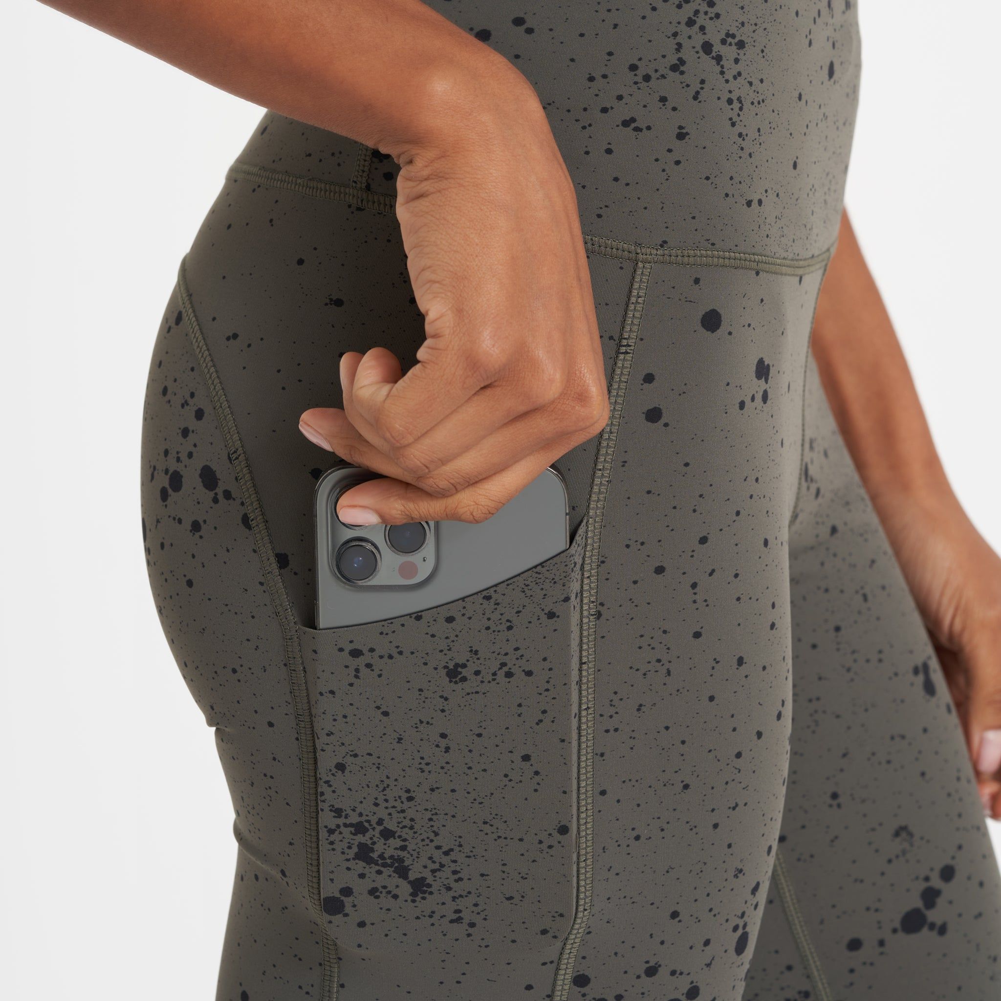Stride Legging | Oregano Splatter sold by Vuori product image thumbnail 6