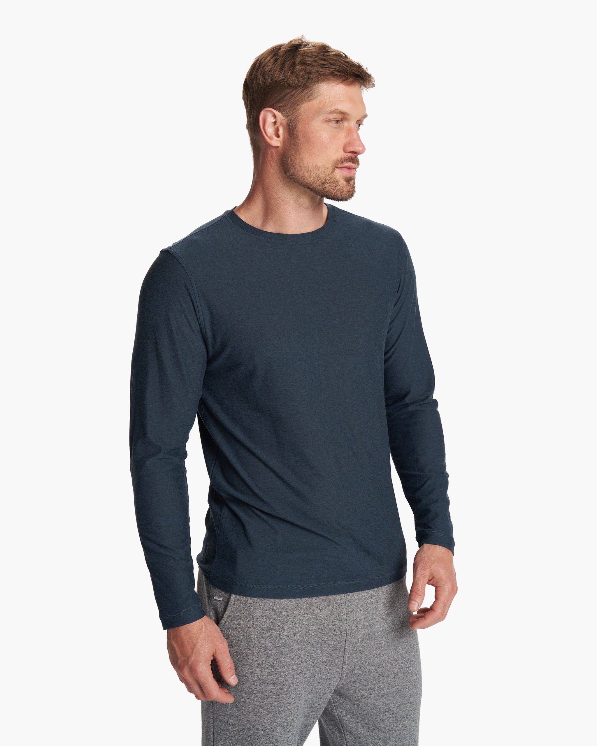 Long-Sleeve Strato Tech Tee | Navy Heather sold by Vuori product image thumbnail 3