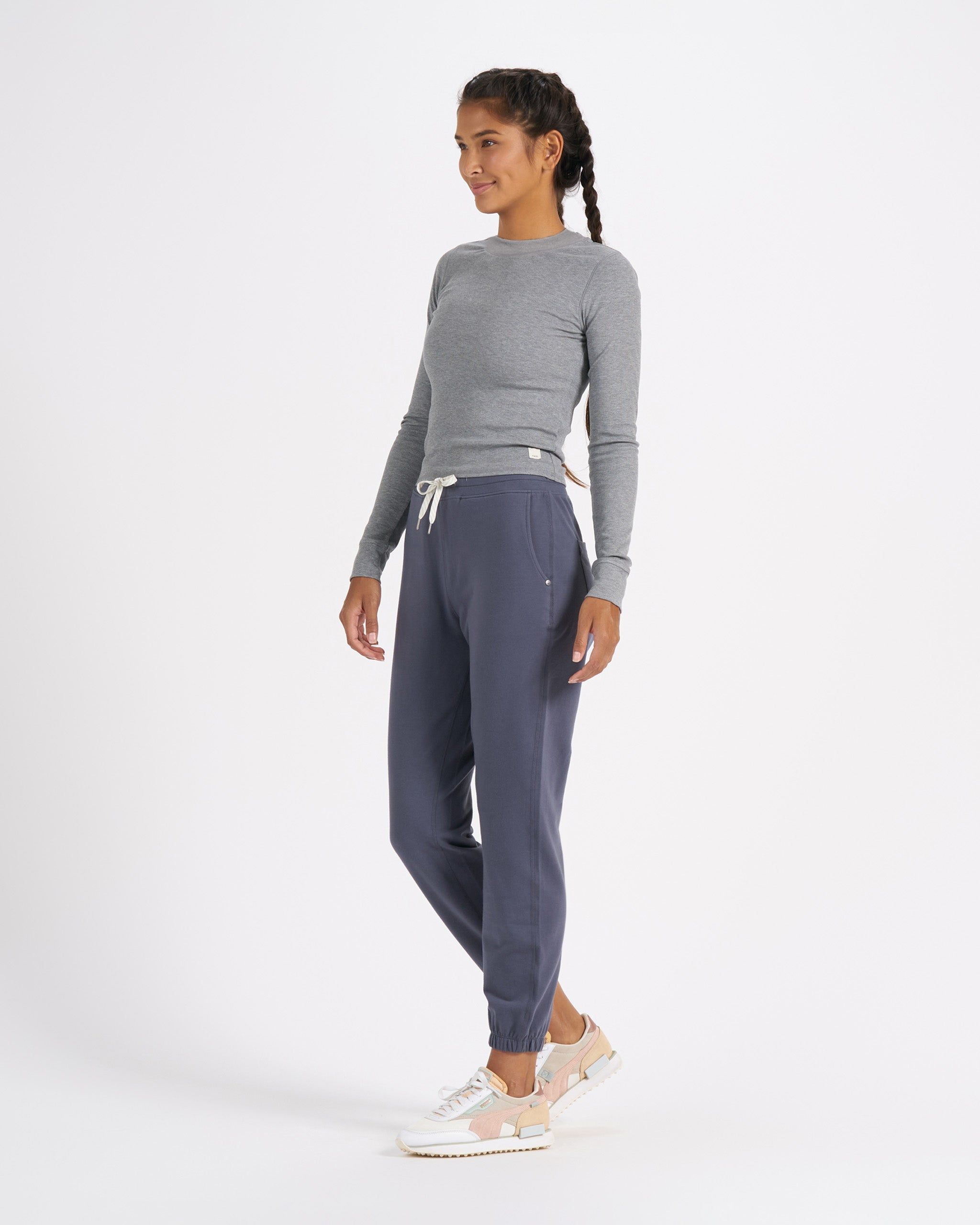 Long-Sleeve Pose Fitted Tee | Medium Heather Grey sold by Vuori product image thumbnail 3