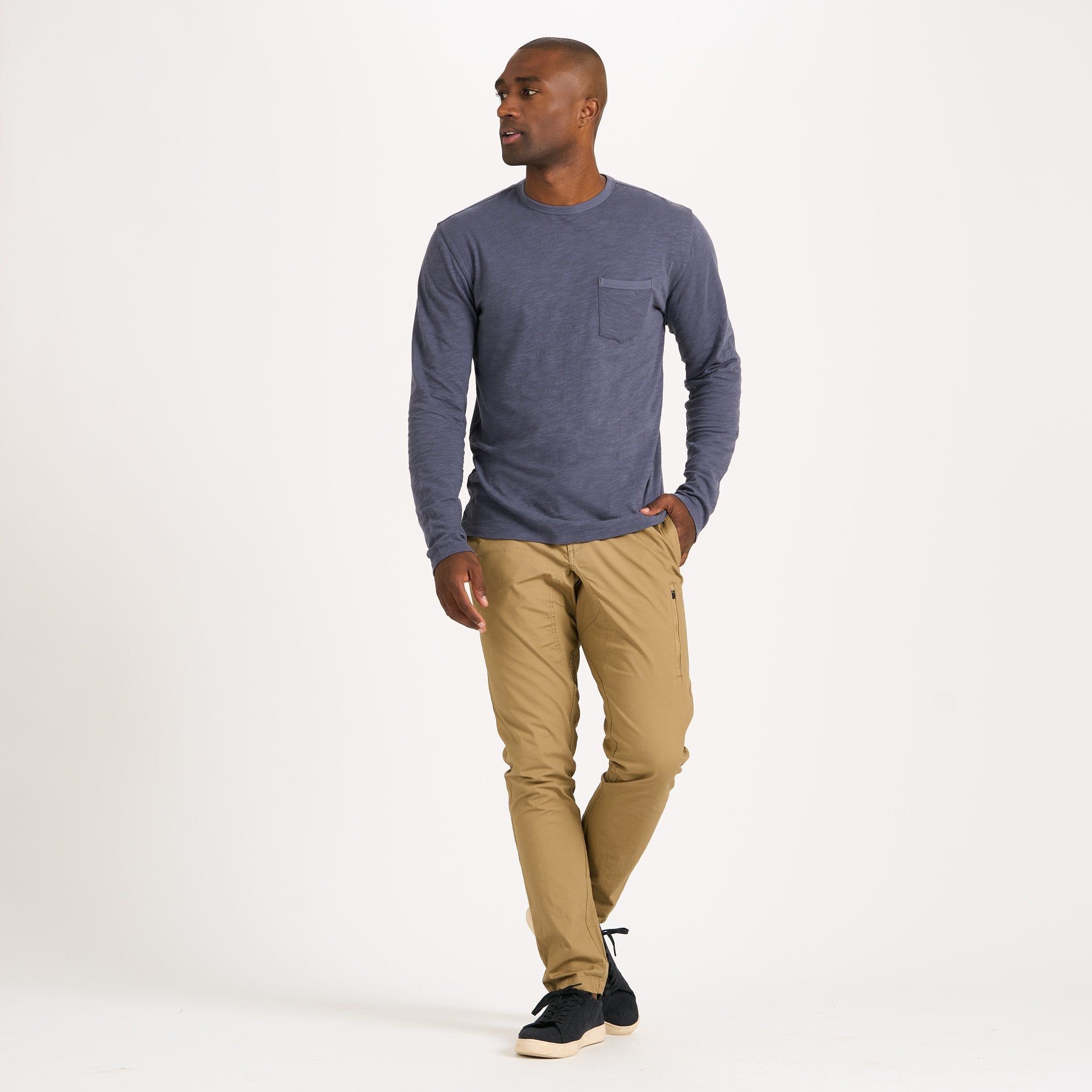 Long-Sleeve Rise Tee | Azure sold by Vuori product image thumbnail 4