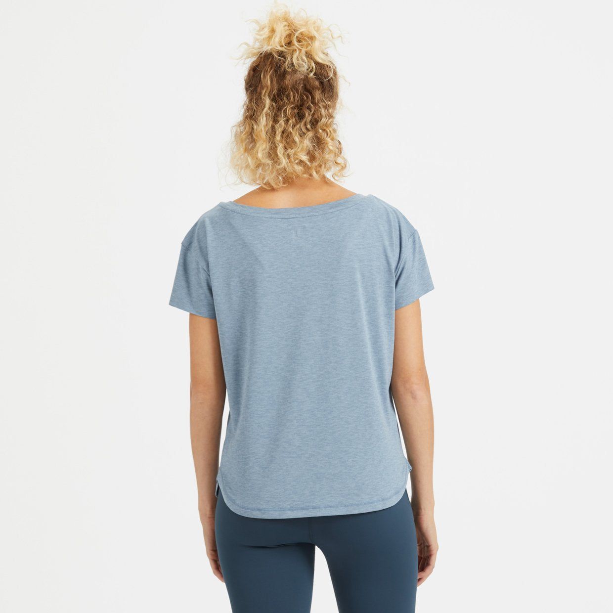 Lux Performance Tee | Cloud Heather sold by Vuori product image thumbnail 3