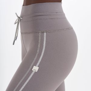 Daily Sport Legging | Smoke sold by Vuori