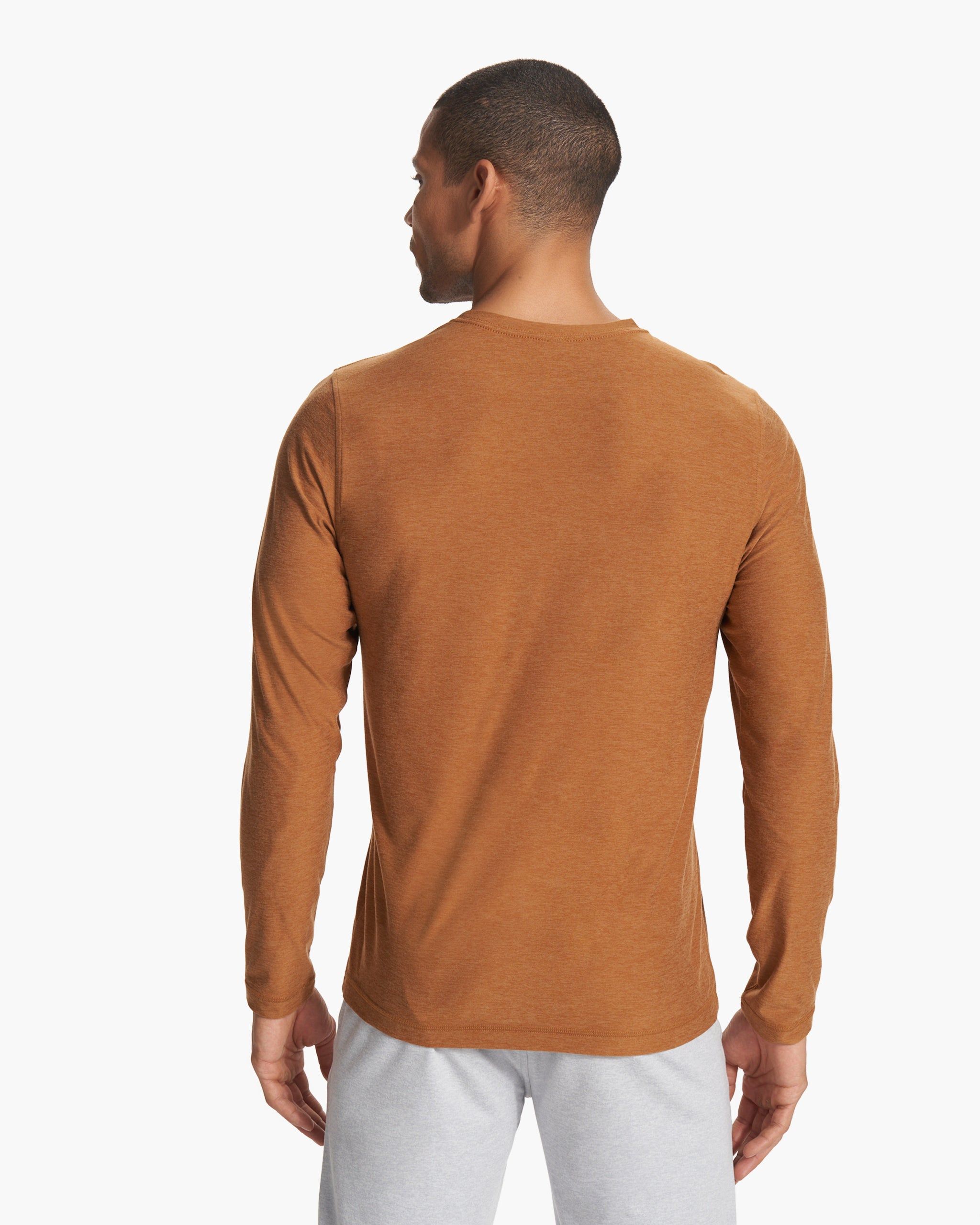 Long Sleeve Strato Tech Tee | Autumn Heather sold by Vuori product image thumbnail 4