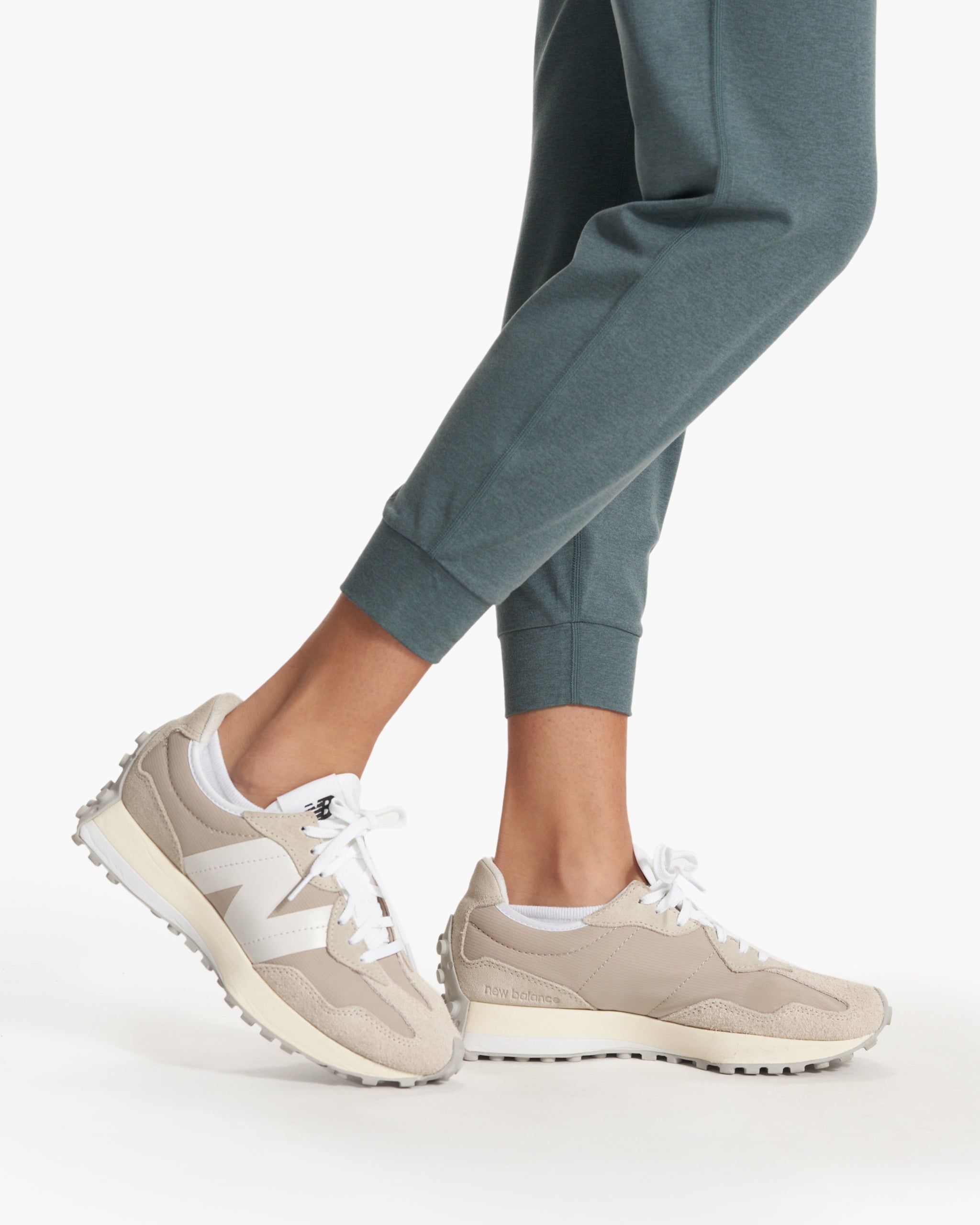 Performance Jogger | Lake Heather sold by Vuori product image thumbnail 6