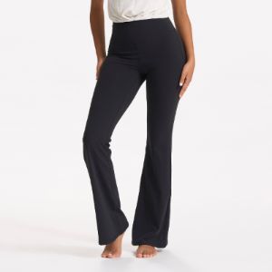 Studio Flare | Black sold by Vuori