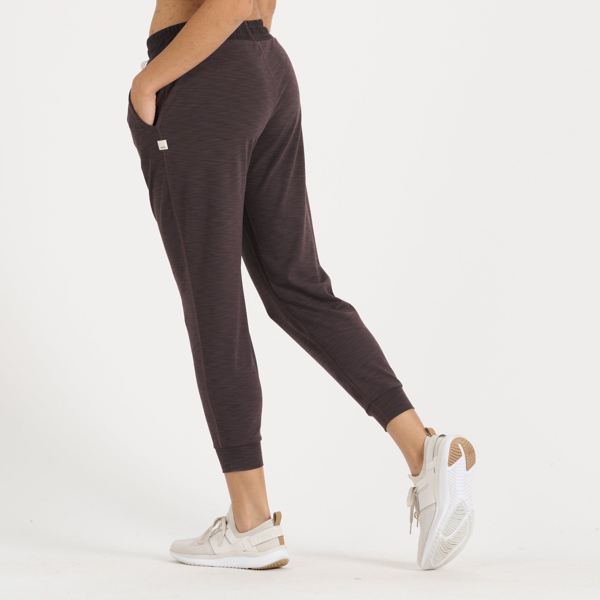 Lux Rib Performance Jogger | Quartz Heather sold by Vuori product image thumbnail 2