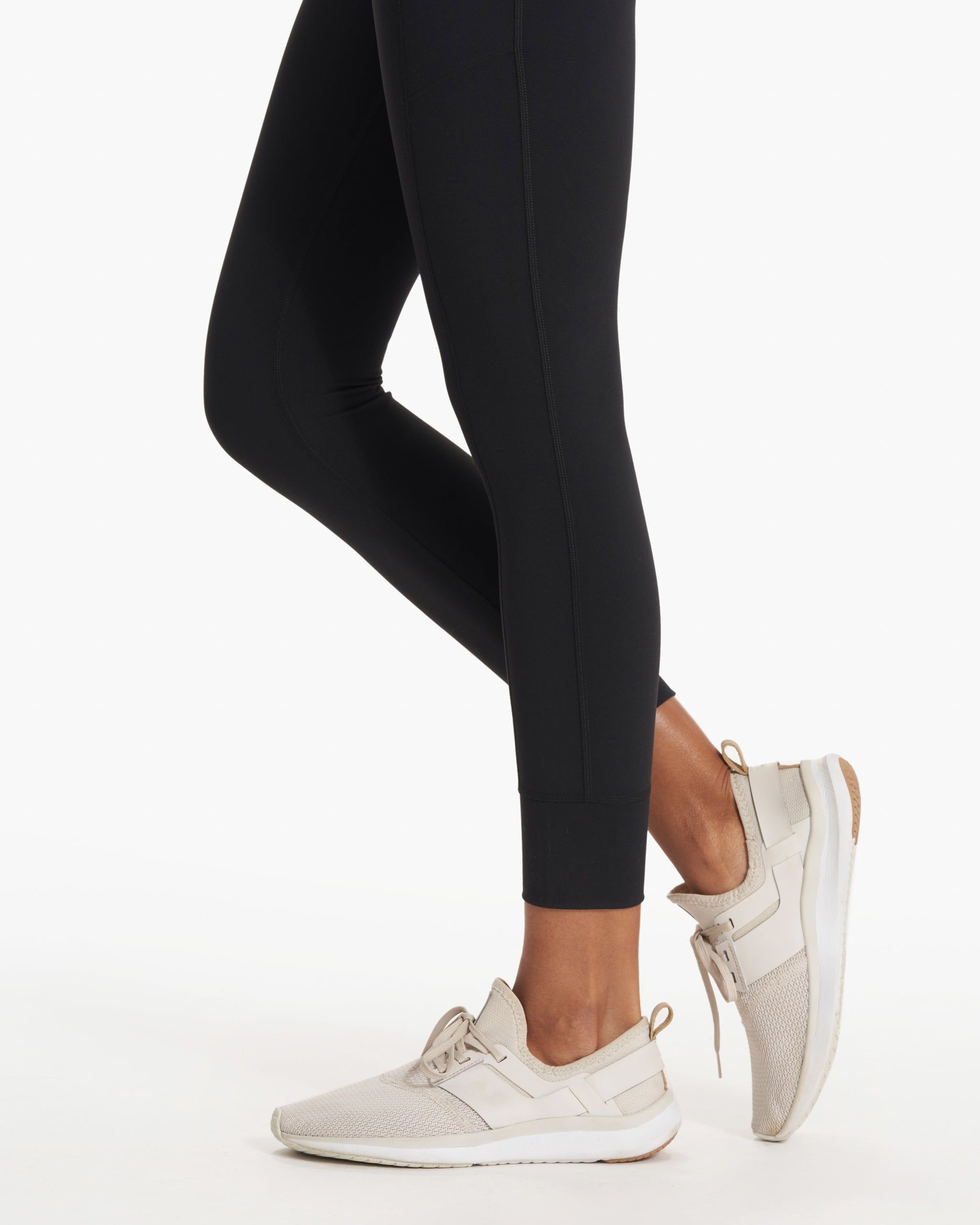 Daily Pocket Legging | Black sold by Vuori product image thumbnail 7