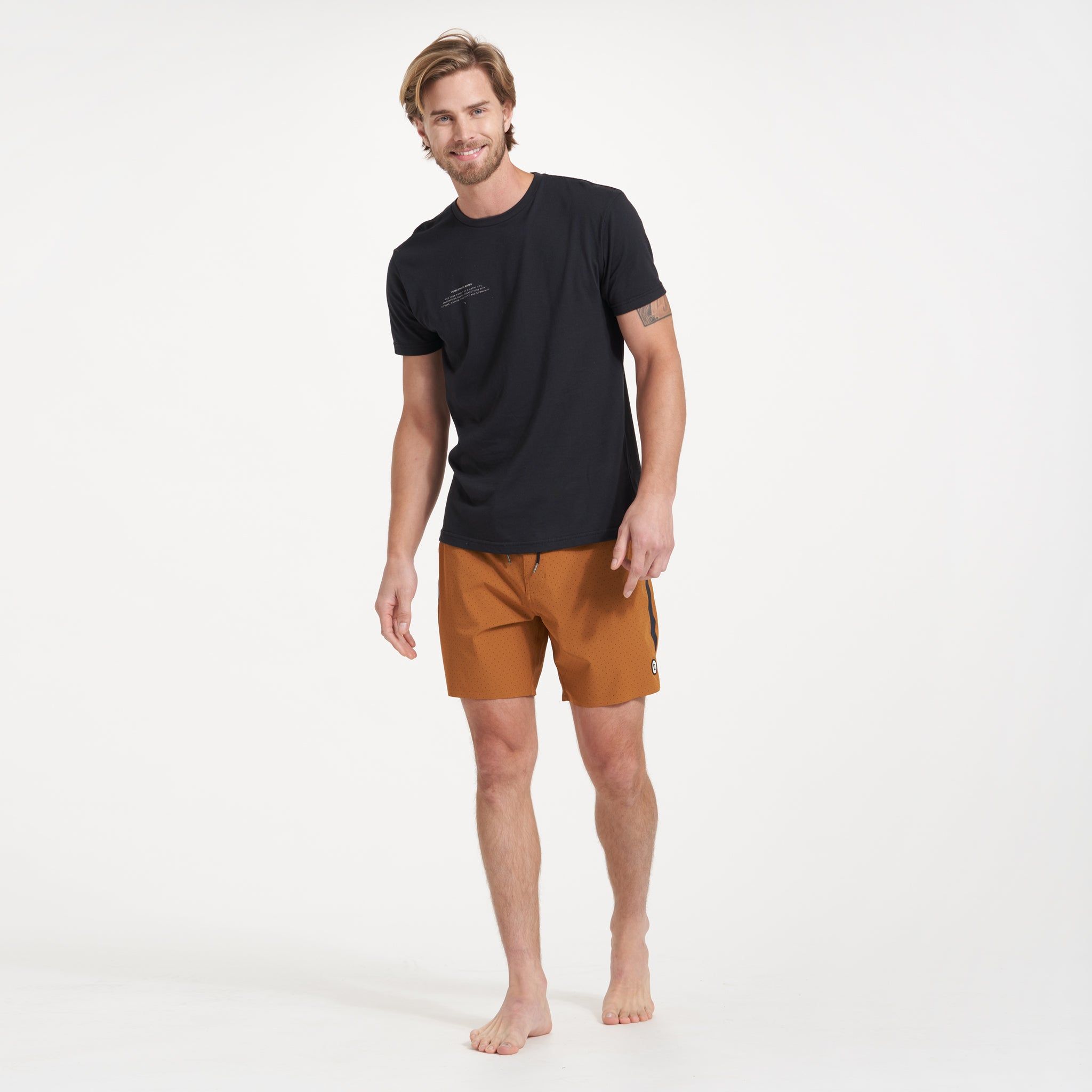 Pursuit Tee | Black sold by Vuori product image thumbnail 3