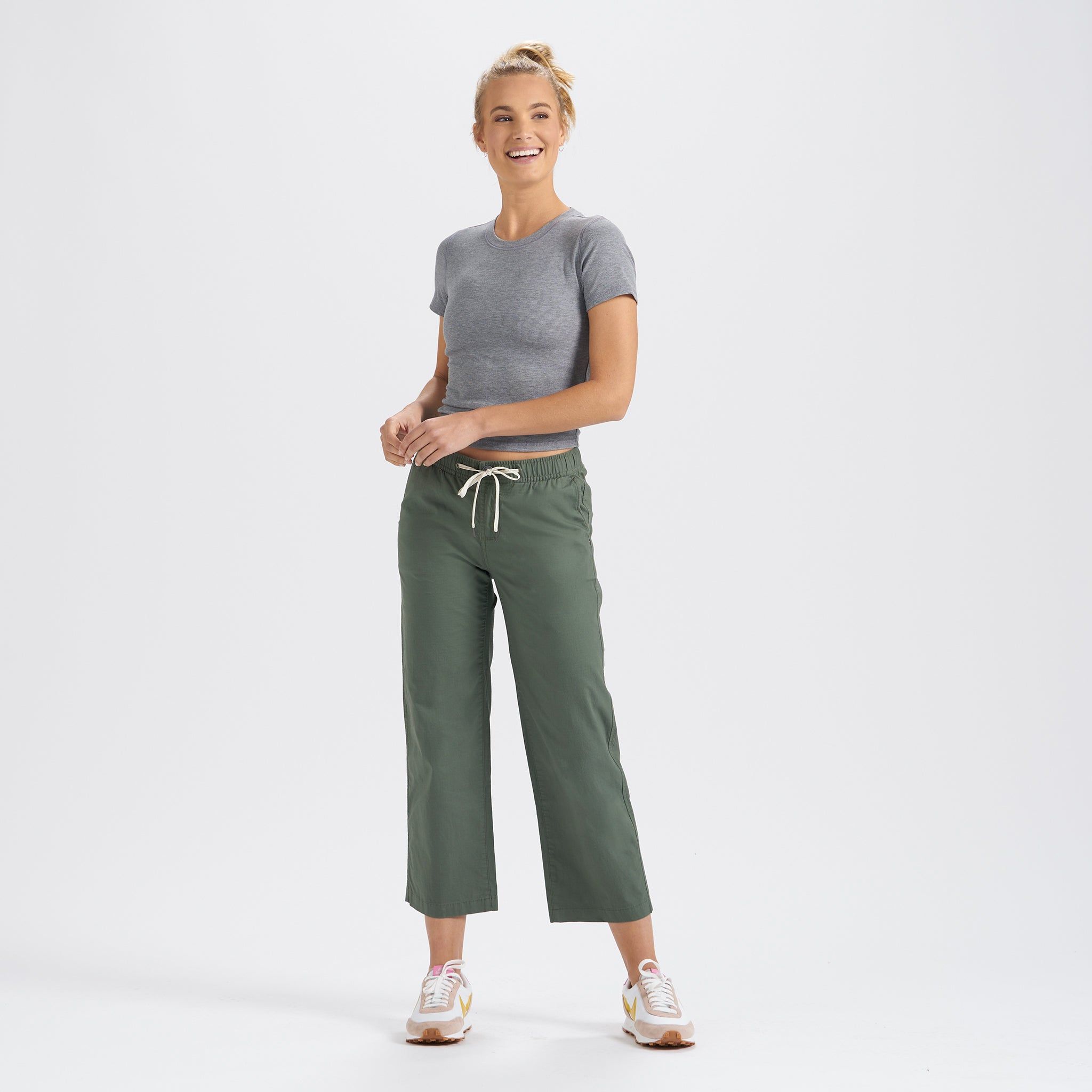 Pose Fitted Tee | Medium Heather Grey sold by Vuori product image thumbnail 9