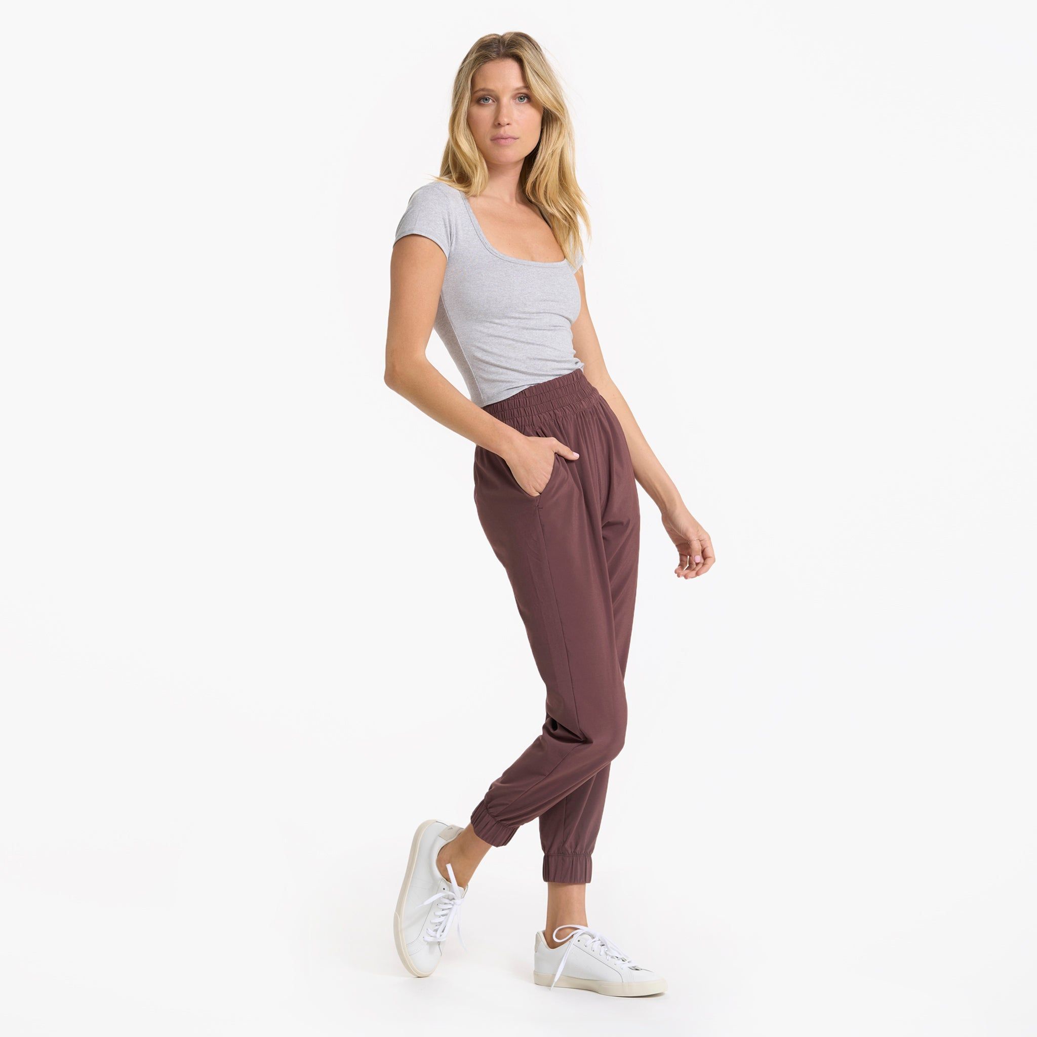 Villa Jogger | Chestnut sold by Vuori product image thumbnail 5